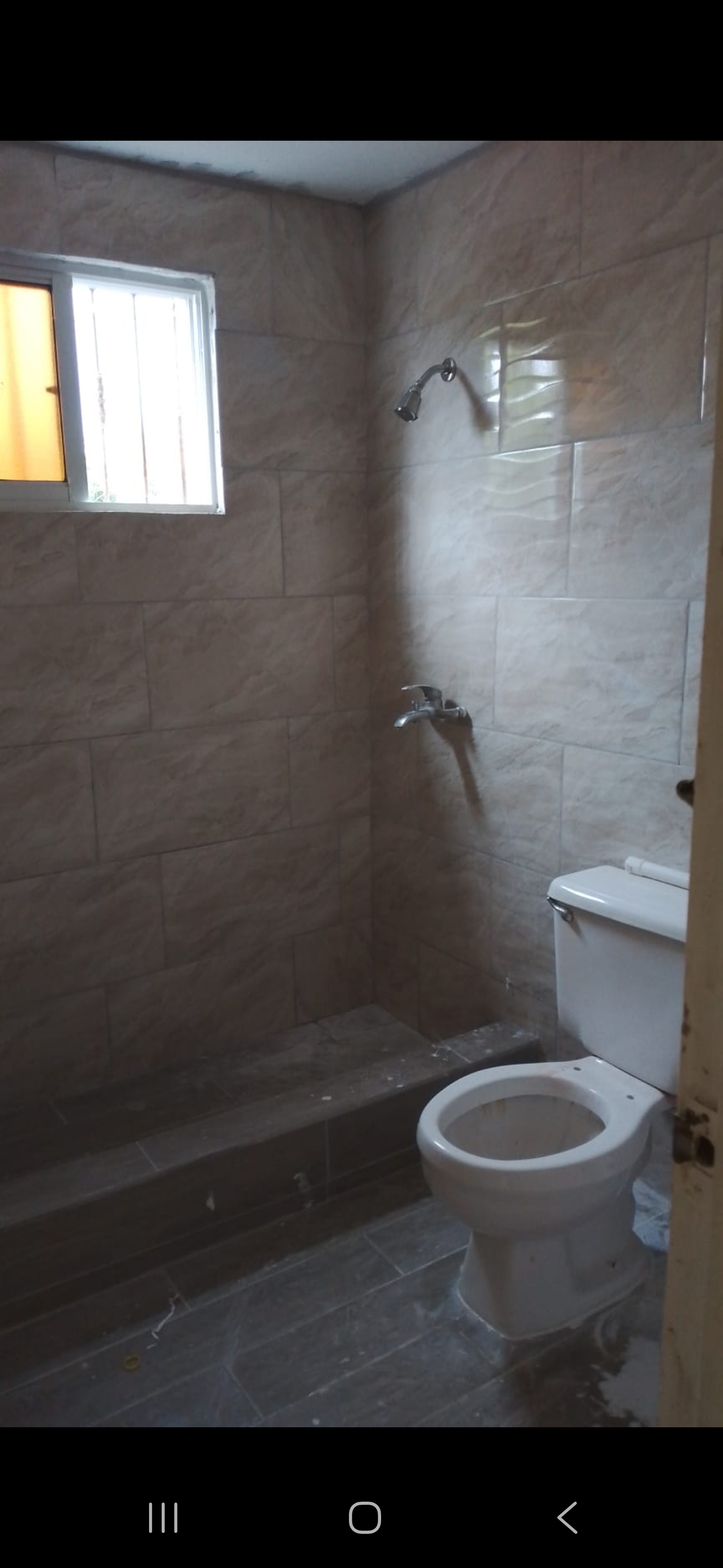 casas -  🏠 Alquiler de Casa de 2 Niveles con 3 Habitacion 2
