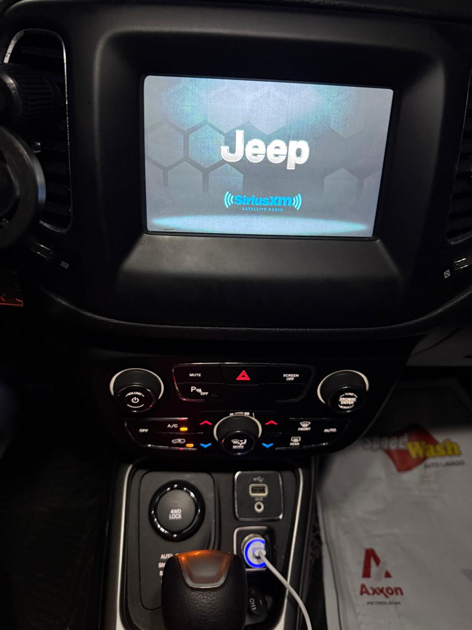 jeepetas y camionetas - JEEP COMPASS LIMITED 4X4 2018 EXCELENTES CONDICION 6