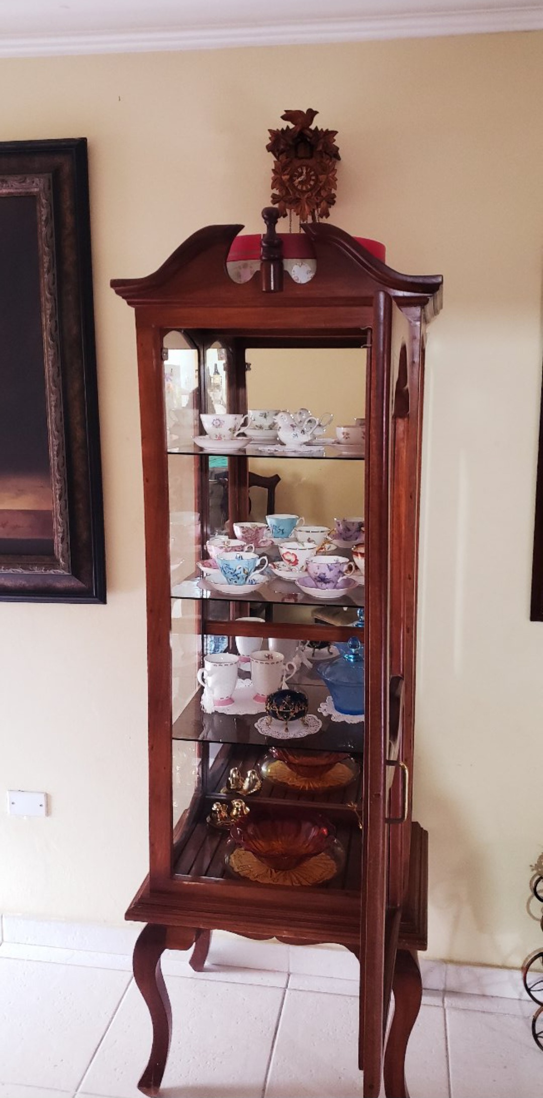 muebles y colchones - Vitrina usada