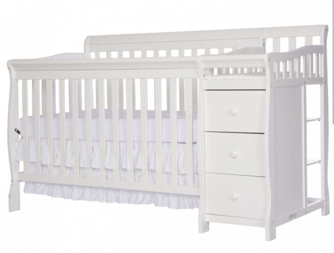 muebles - Cama cuna brody, cambiador, gavetero y almacenaje 0
