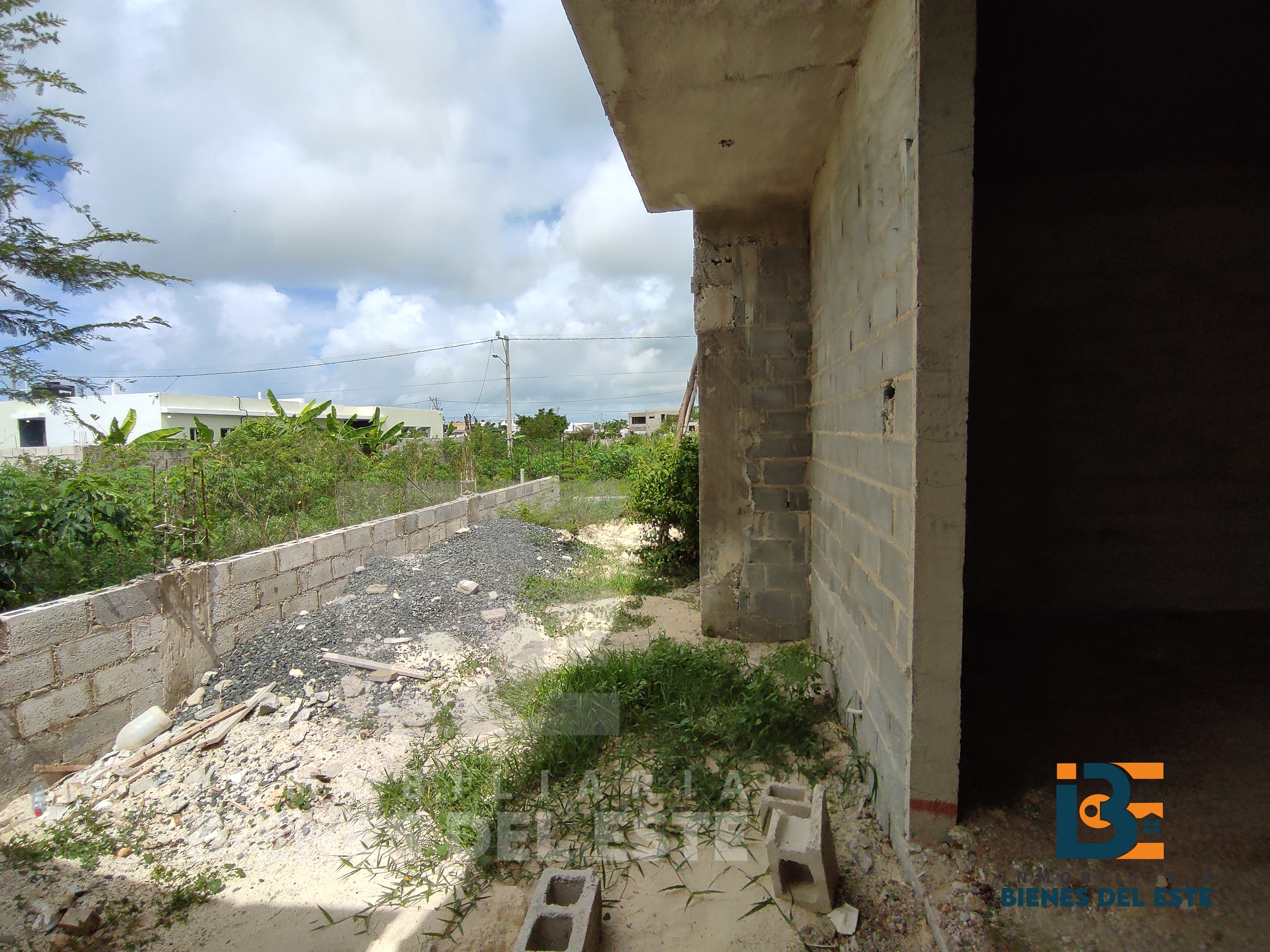 casas - SE VENDE CASA EN CONSTRUCCION de Oportunidad. 8