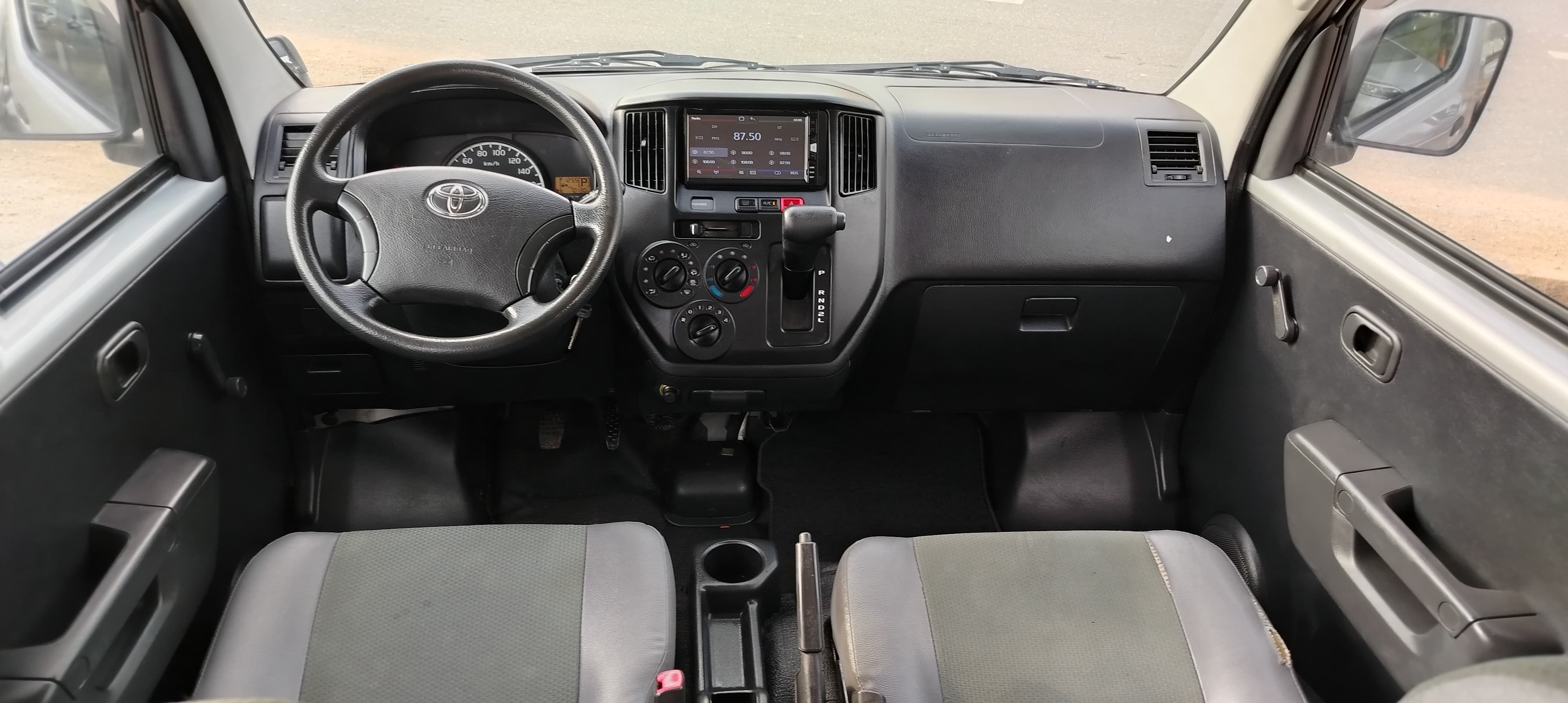 jeepetas y camionetas - Toyota Town Ace 2019 7