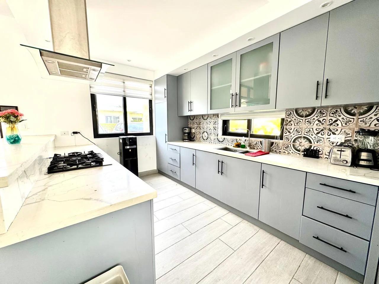 casas vacacionales y villas - 🏡 Villa en Venta – Sosúa Ocean Village | Confort, Estilo y Ubicación Premium 8