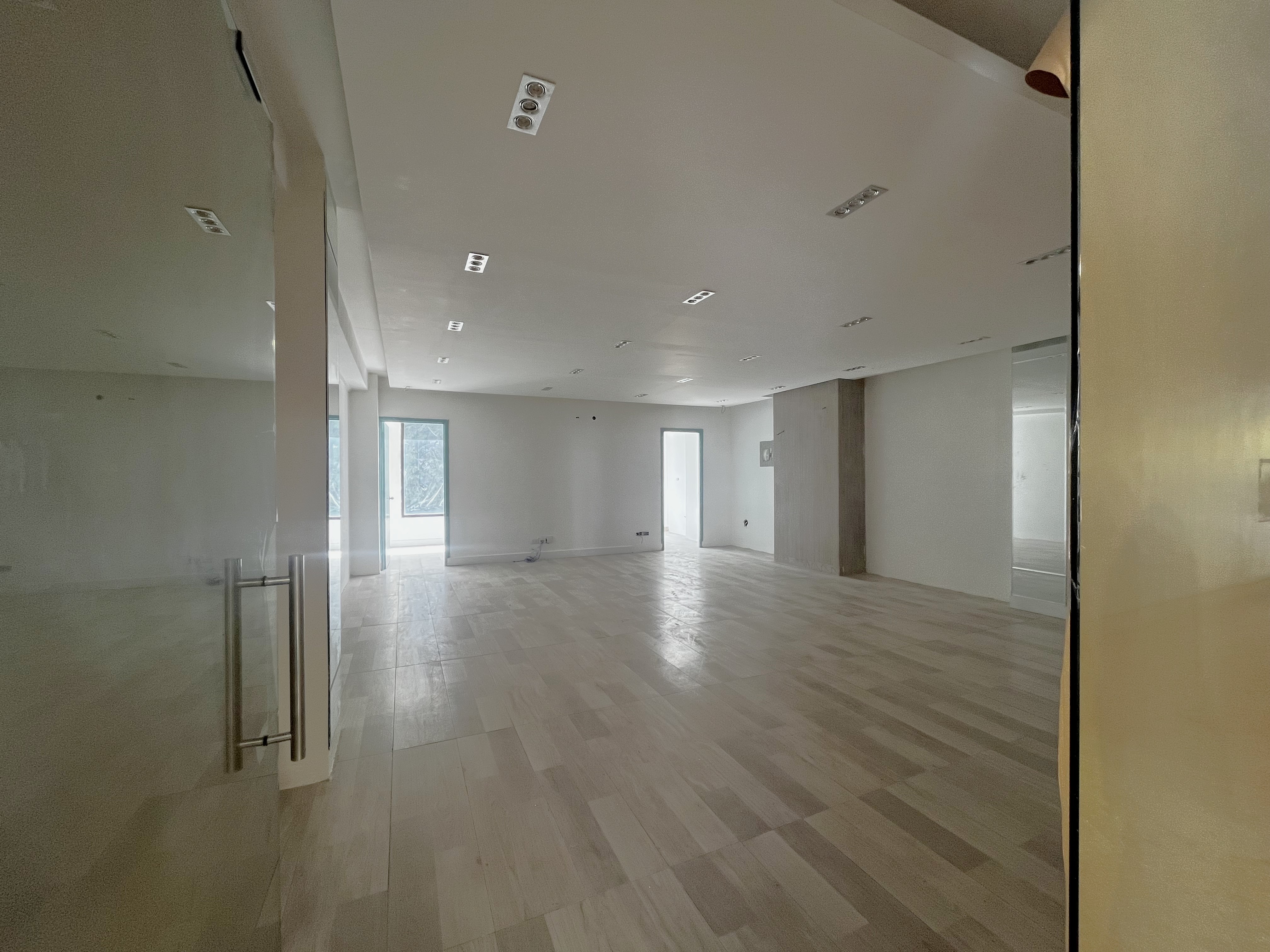 oficinas y locales comerciales - Local Comercial Alquiler Piantini  de 63.43 m2 5