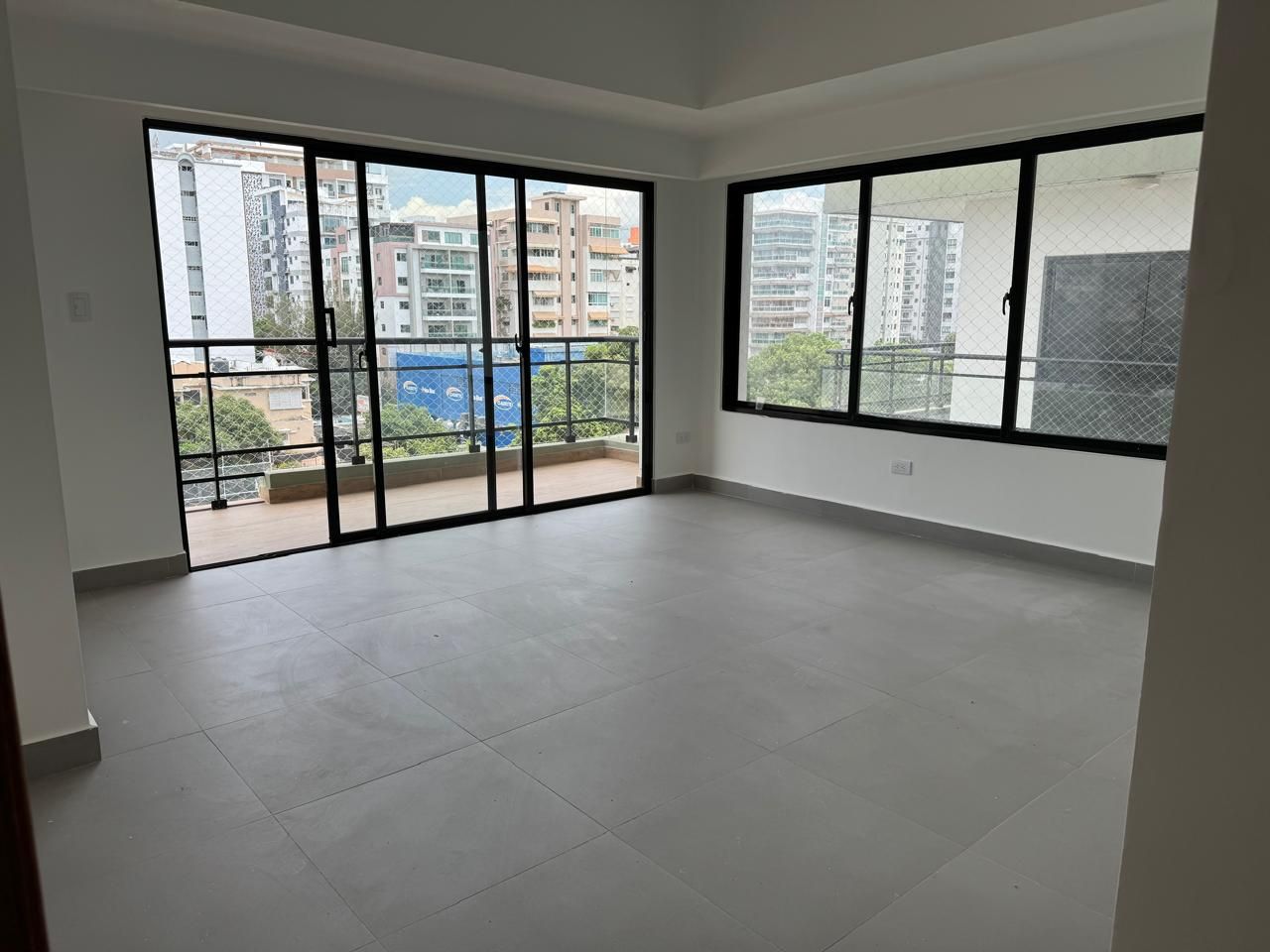apartamentos - Apartamento en evaristo morales en venta  0