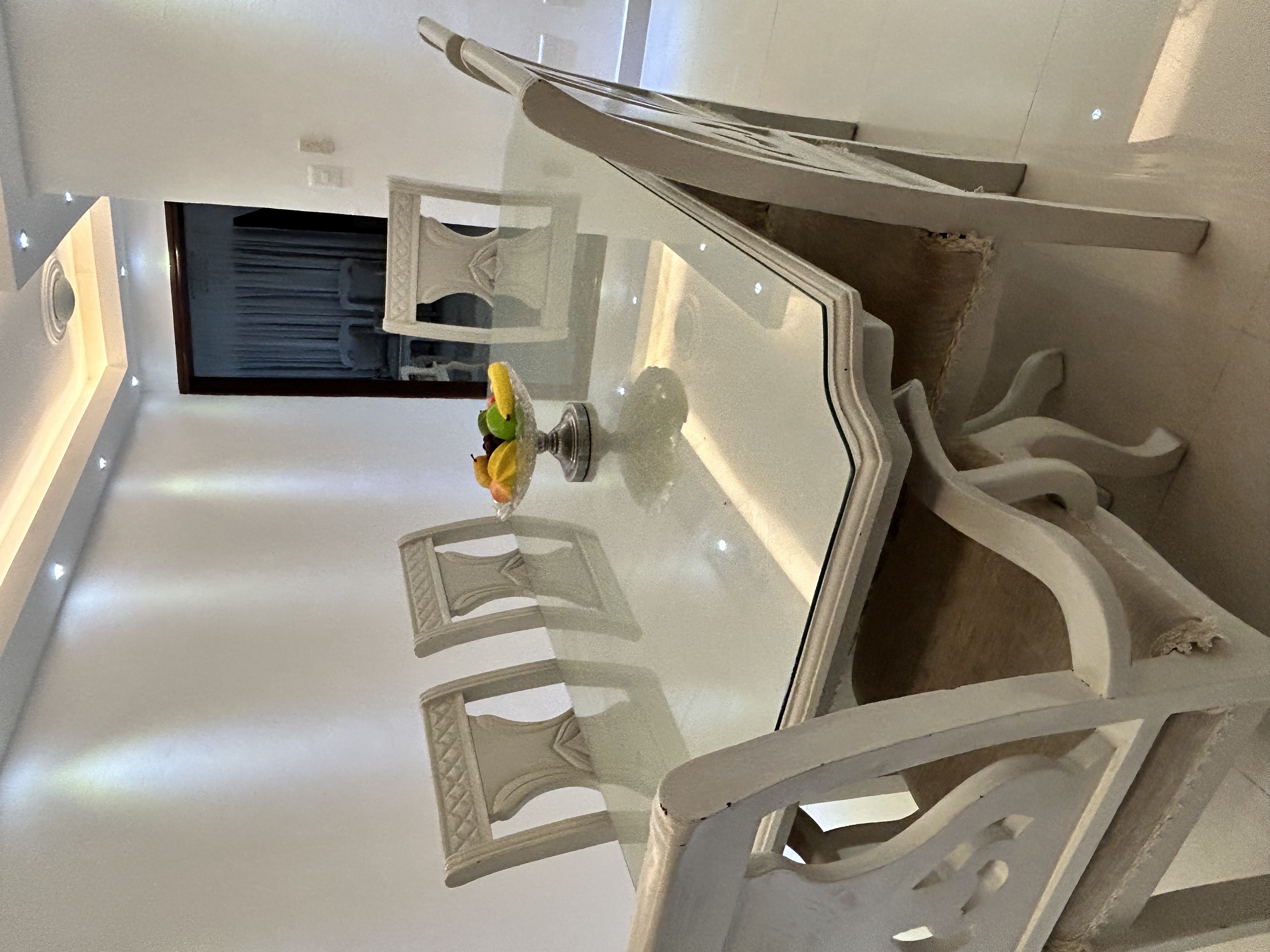 muebles y colchones - Comedor de Caoba con 6 Sillas • Negociable 1