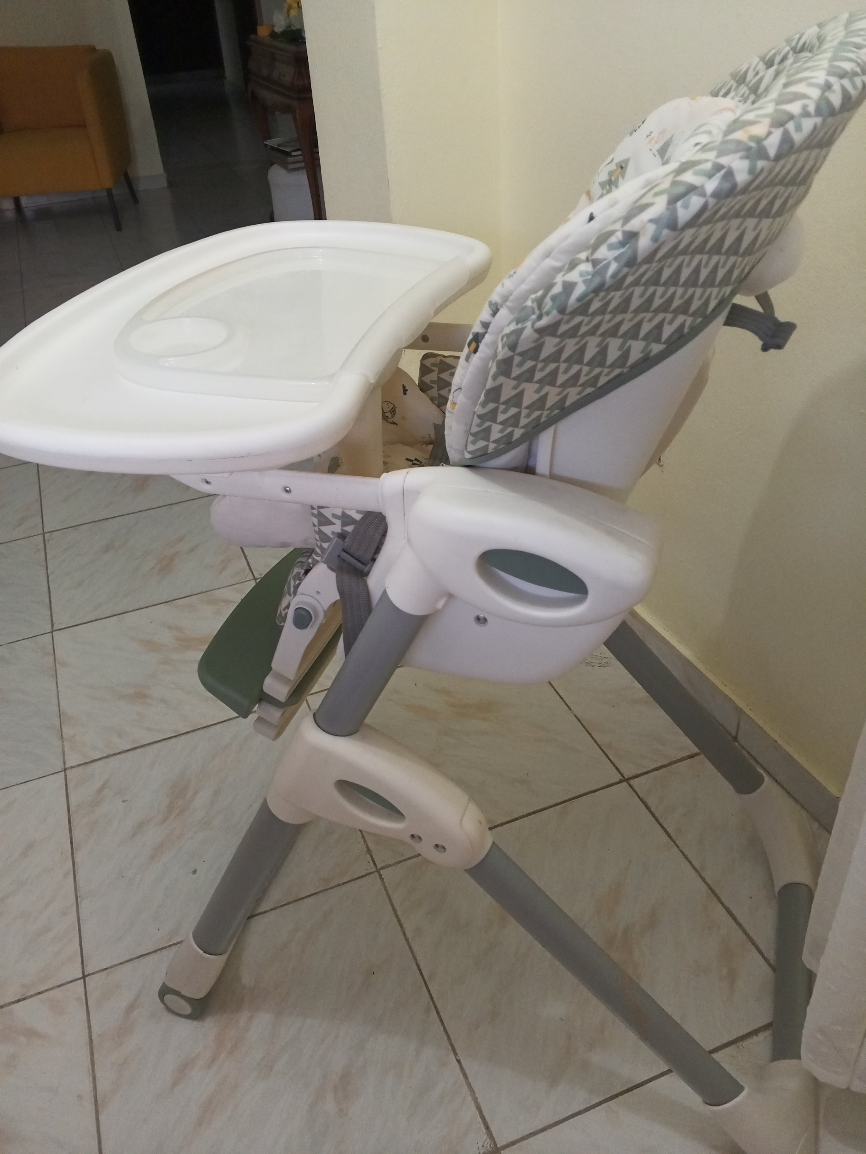 coches y sillas - silla de bebé 
es muy buena, de bebé mundo 
no sé le ha dado uso
 2