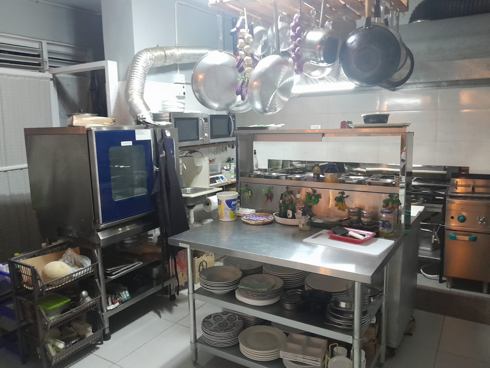 oficinas y locales comerciales - En venta: Pequeño restaurante familiar 4