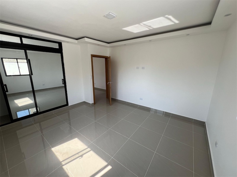 casas - Venta de casa en la autopista de san Isidro prado oriental Santo Domingo  2