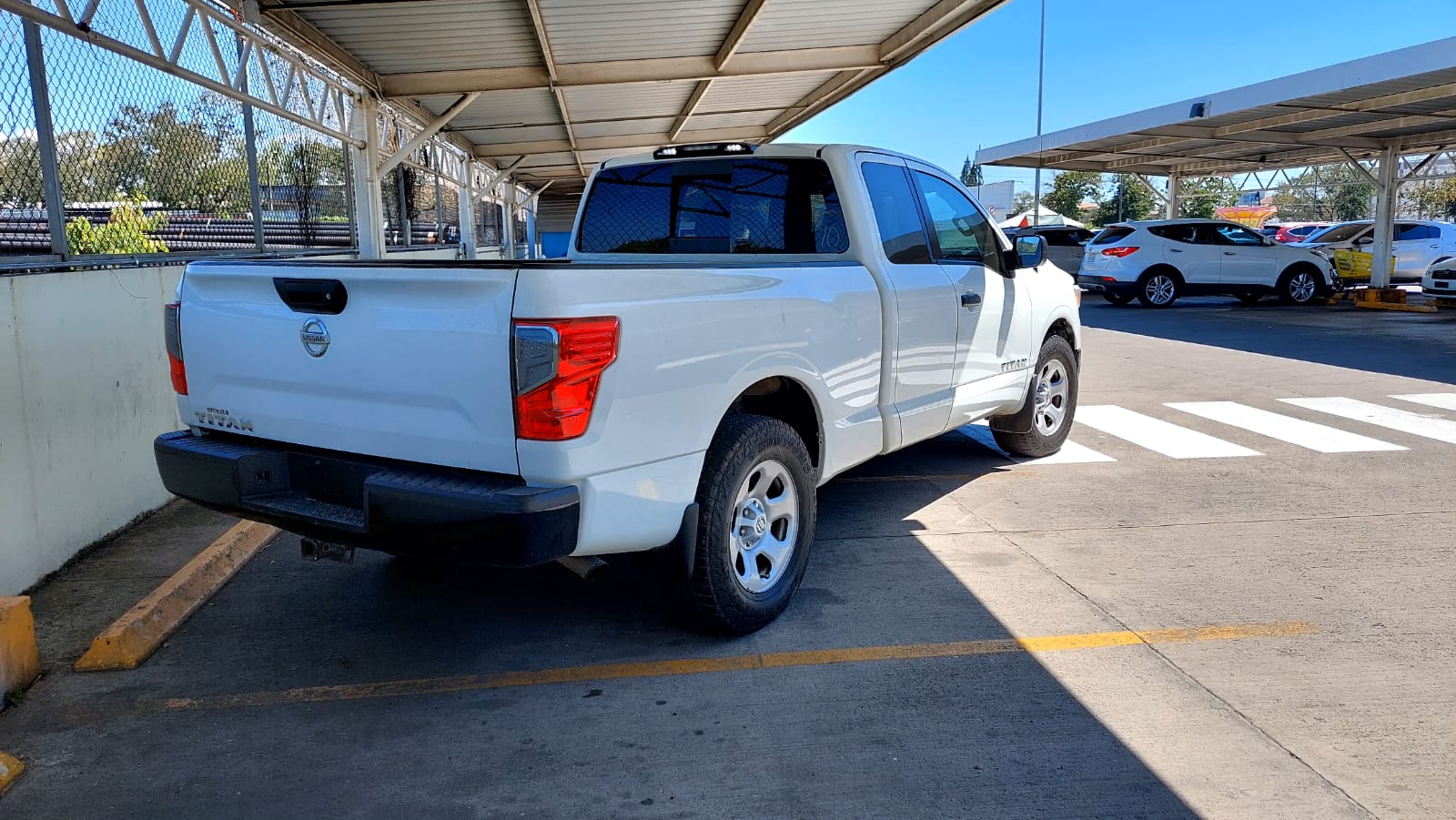 jeepetas y camionetas - Nissan Titan 2017 5