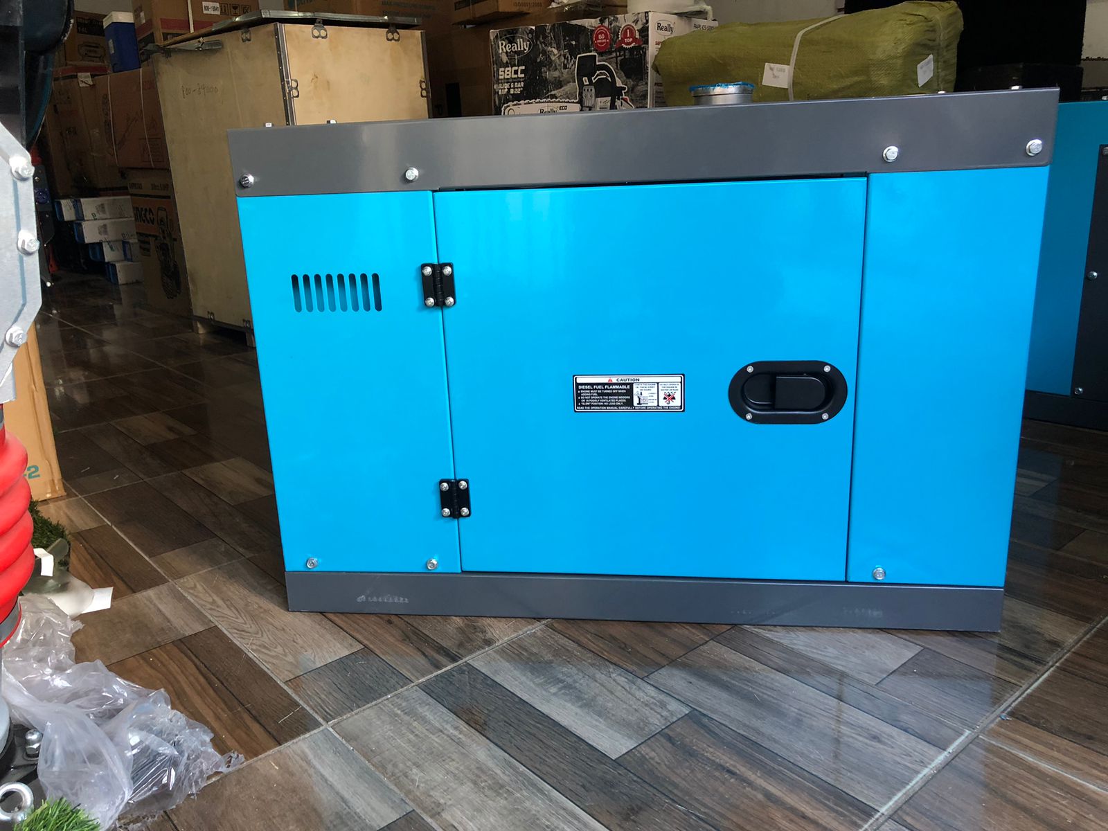 construccion e industrial - Planta eléctrica 10KW 110 200V Diésel semi silenciosa nueva sin uso 2