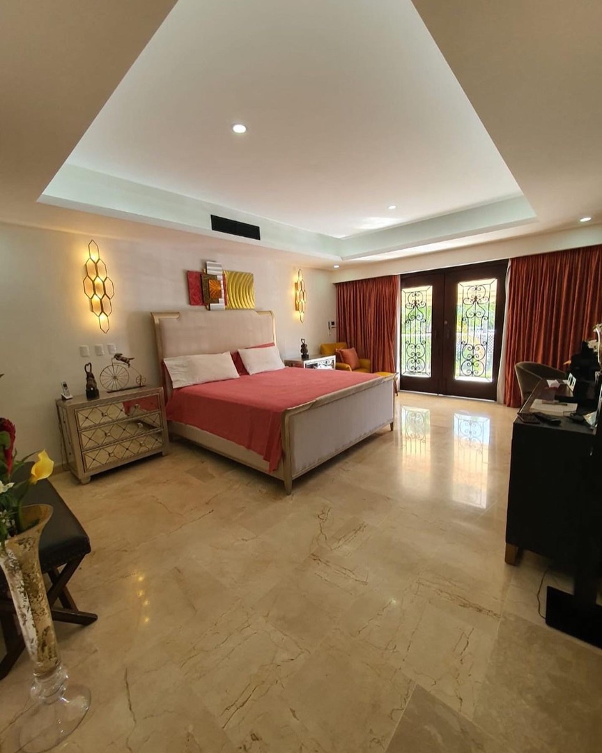 casas - Venta de maravillosa casa de lujo en Julieta morales Distrito Nacional de 800mts 8