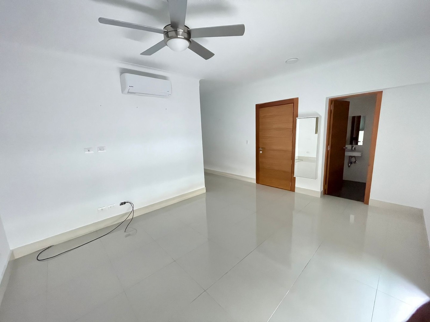 apartamentos - Apartamento con línea blanca Evaristo Morales  1