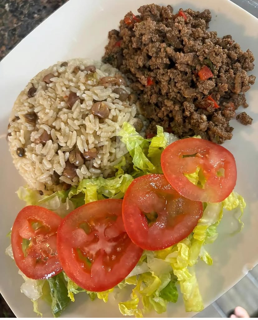 empleos disponibles - se busca cocinero con experiencias en comida criolla y plancha  0