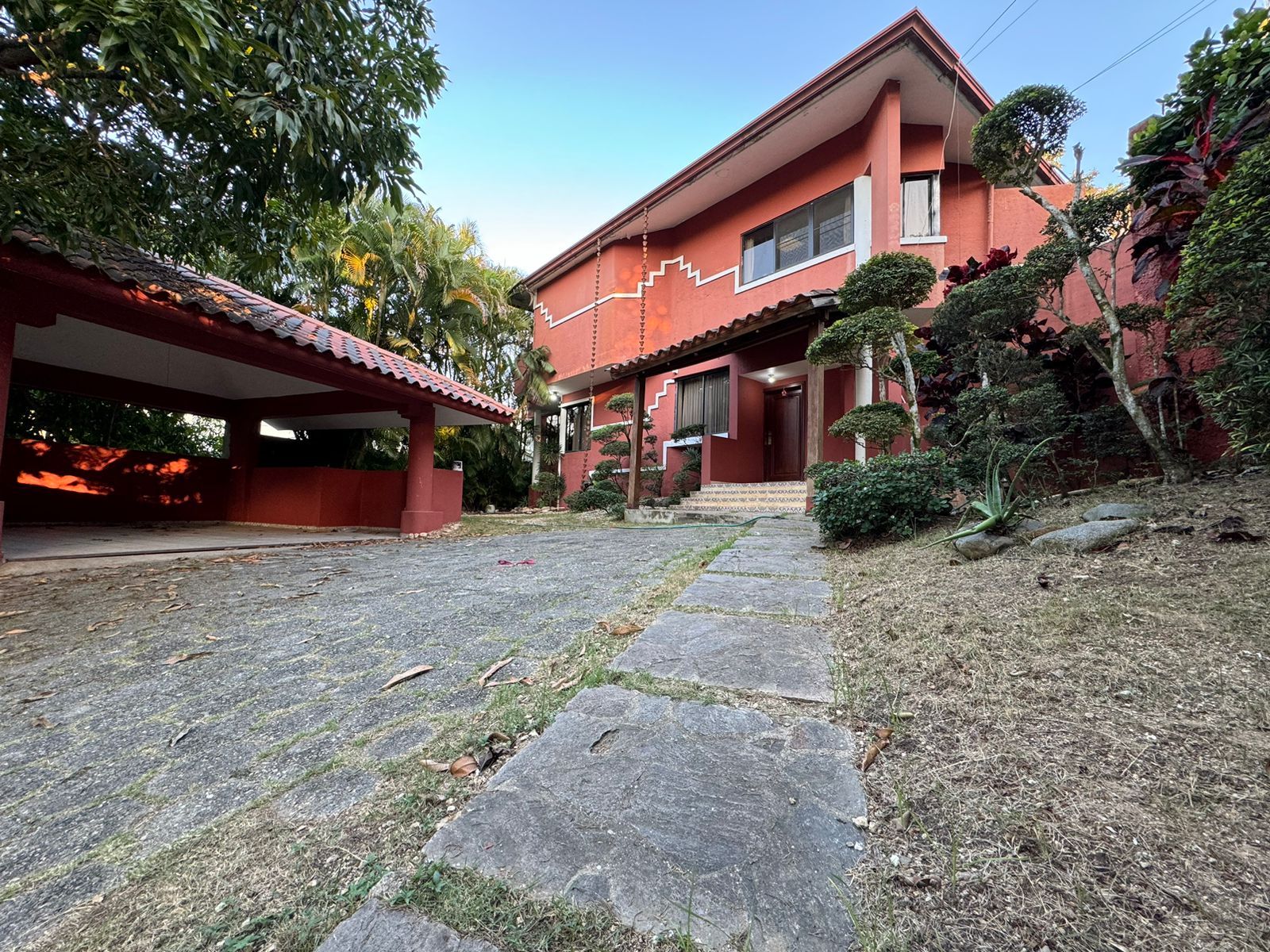 casas - Amplia casa en Arroyo Hondo II 6