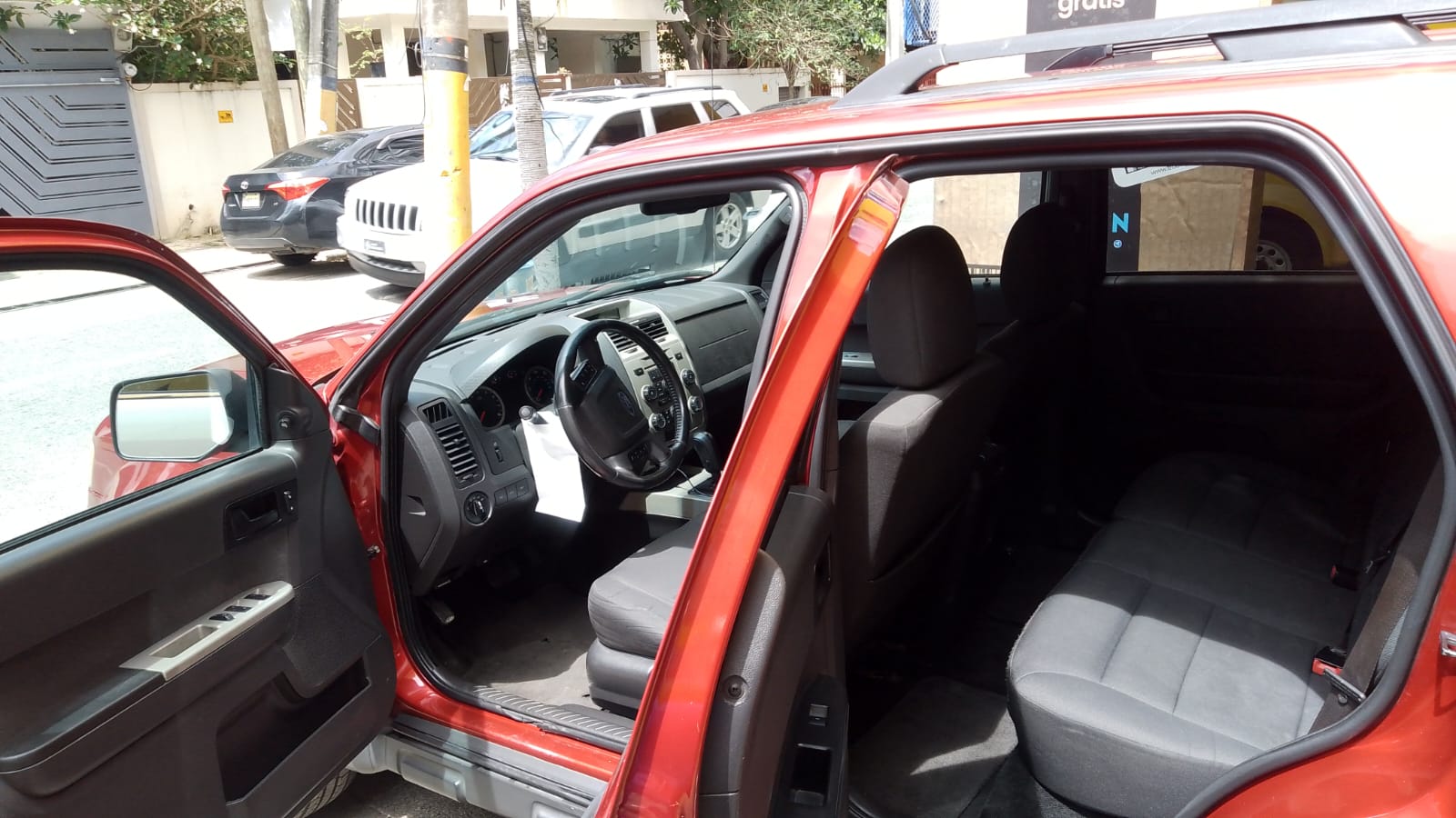 jeepetas y camionetas -  FORD ESCAPE 2012 6