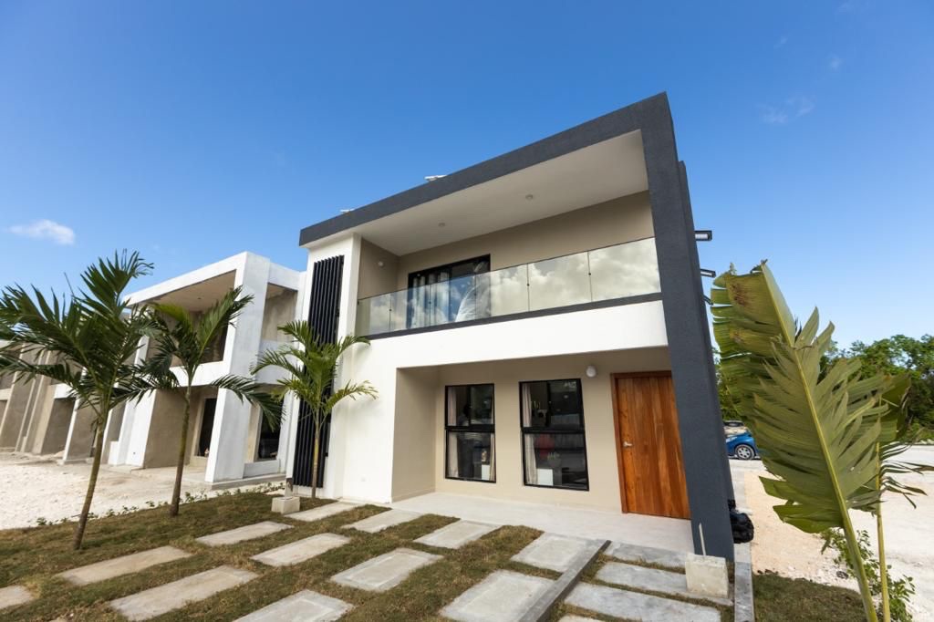 casas vacacionales y villas - Venta de villas de lujo en bávaro Punta cana de 2 y 3 hab zona turística  1
