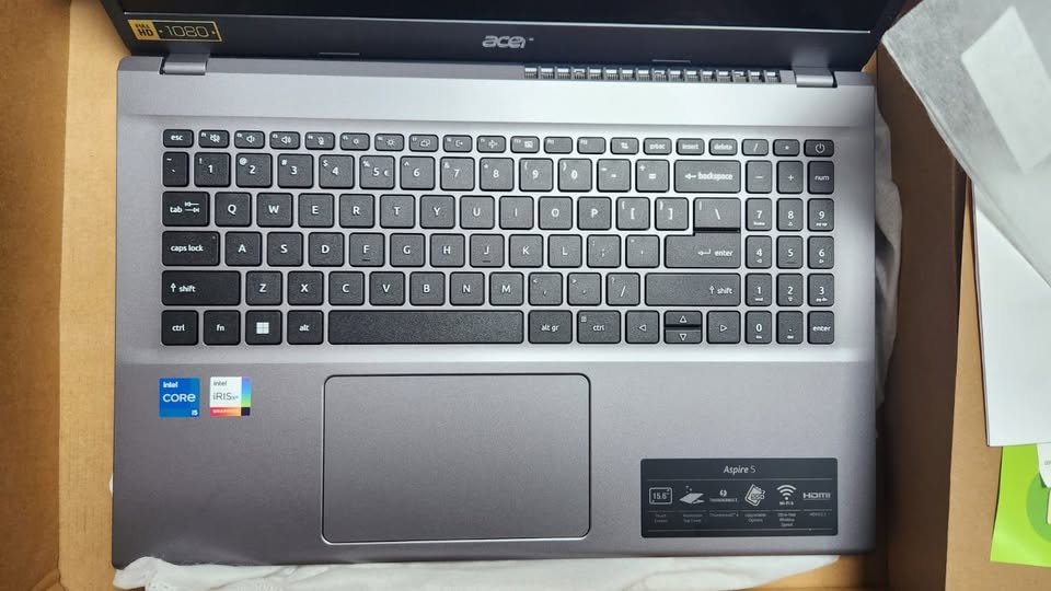 computadoras y laptops - Laptop Acer Touch 15.6" Intel i5 12TH 512GB 16GB 4