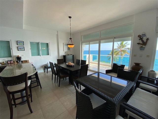 apartamentos - Venta de apartamento frente al mar en Juan dolio con 180mts 5