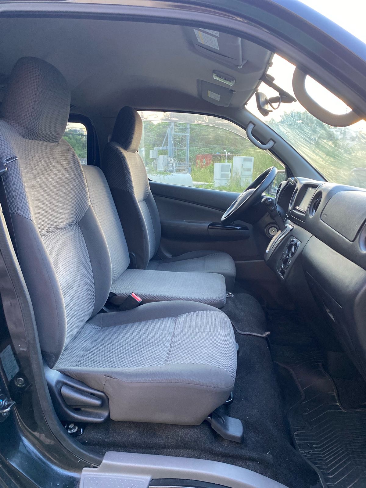 camiones y vehiculos pesados - Nissan nv350 2018 full clean 1