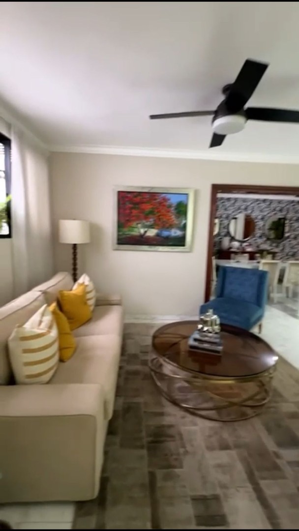 apartamentos - Vendo amplio y cómodo apartamento clásico en la mejor zona de Evaristo Morales.
 9