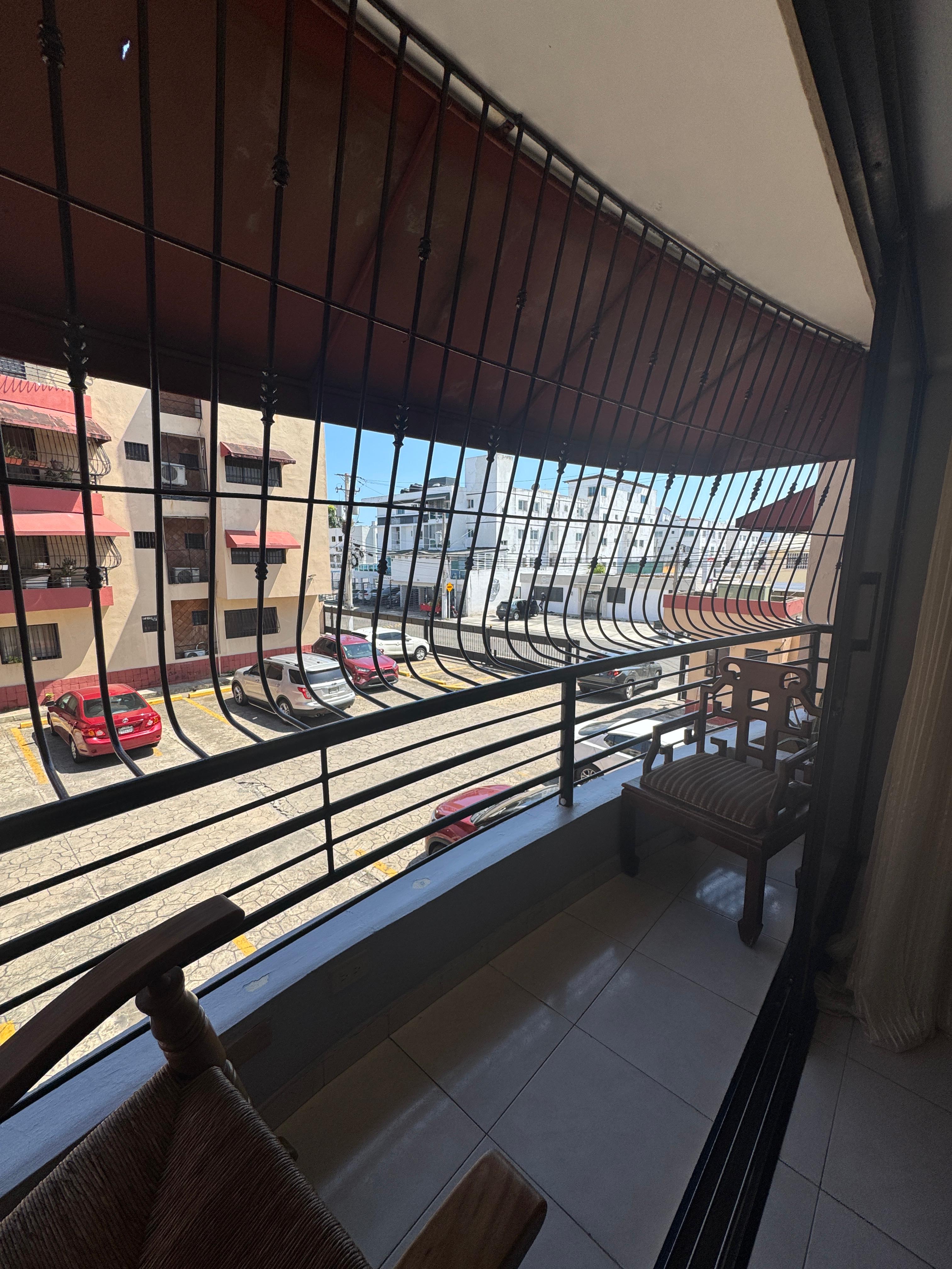 apartamentos - Apartamento de 133mts , 2do nivel en los Prados co 5