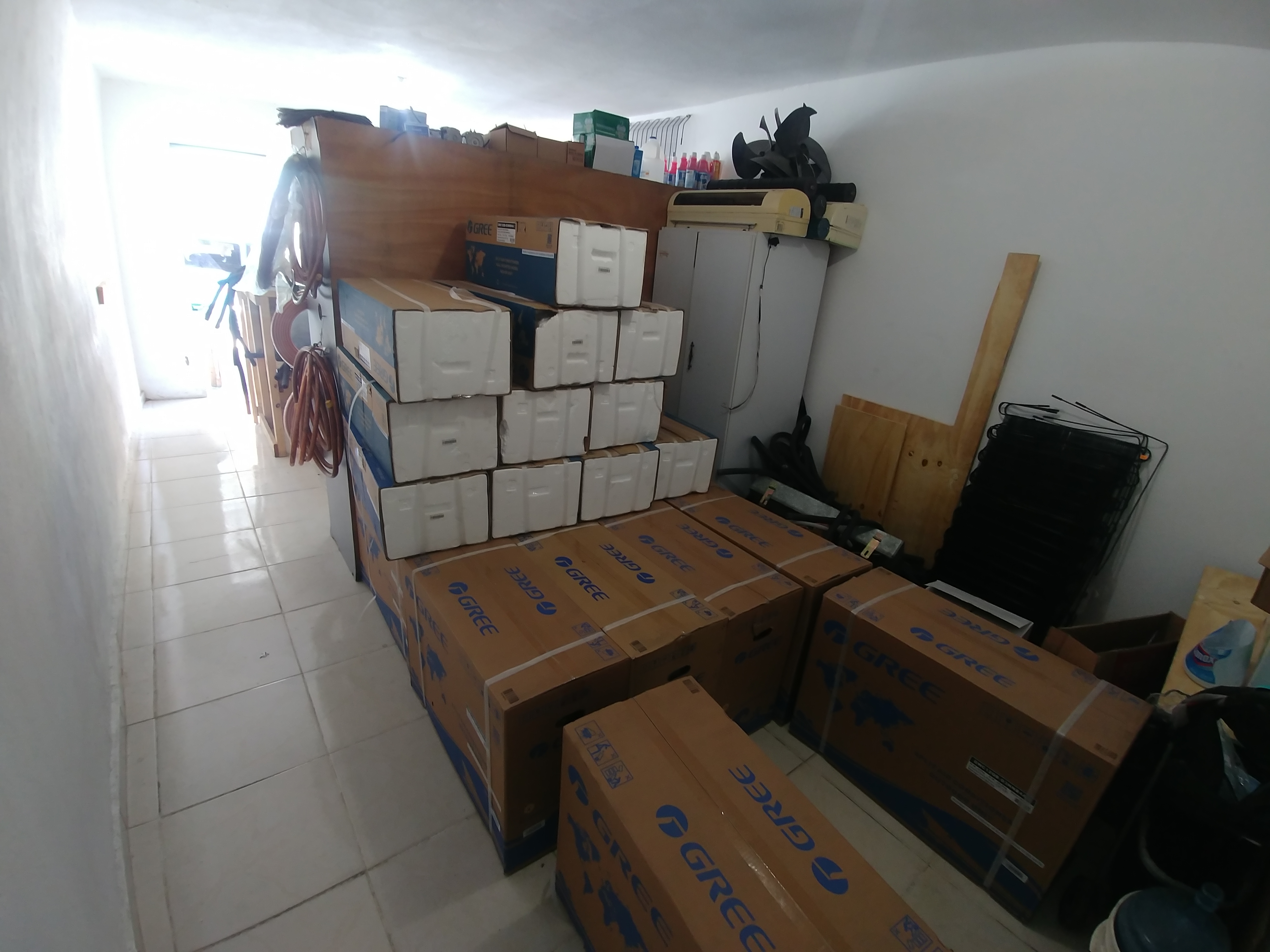 aires acondicionados y abanicos - AIRES INVERTER 12,000BTU NUEVOS EN SU CASA  6