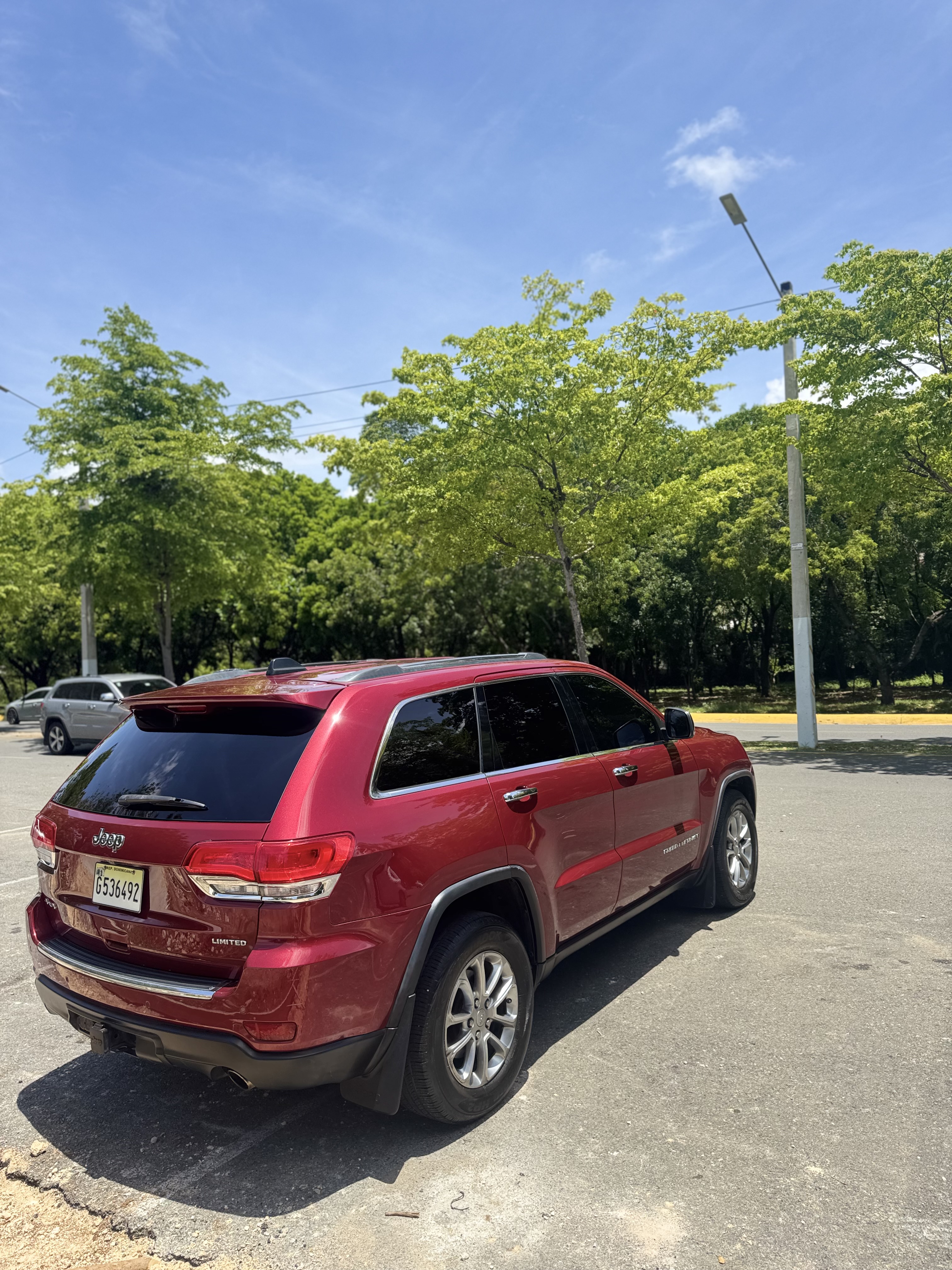 jeepetas y camionetas - Se vende Jeep Grand Cherokee Limited  8
