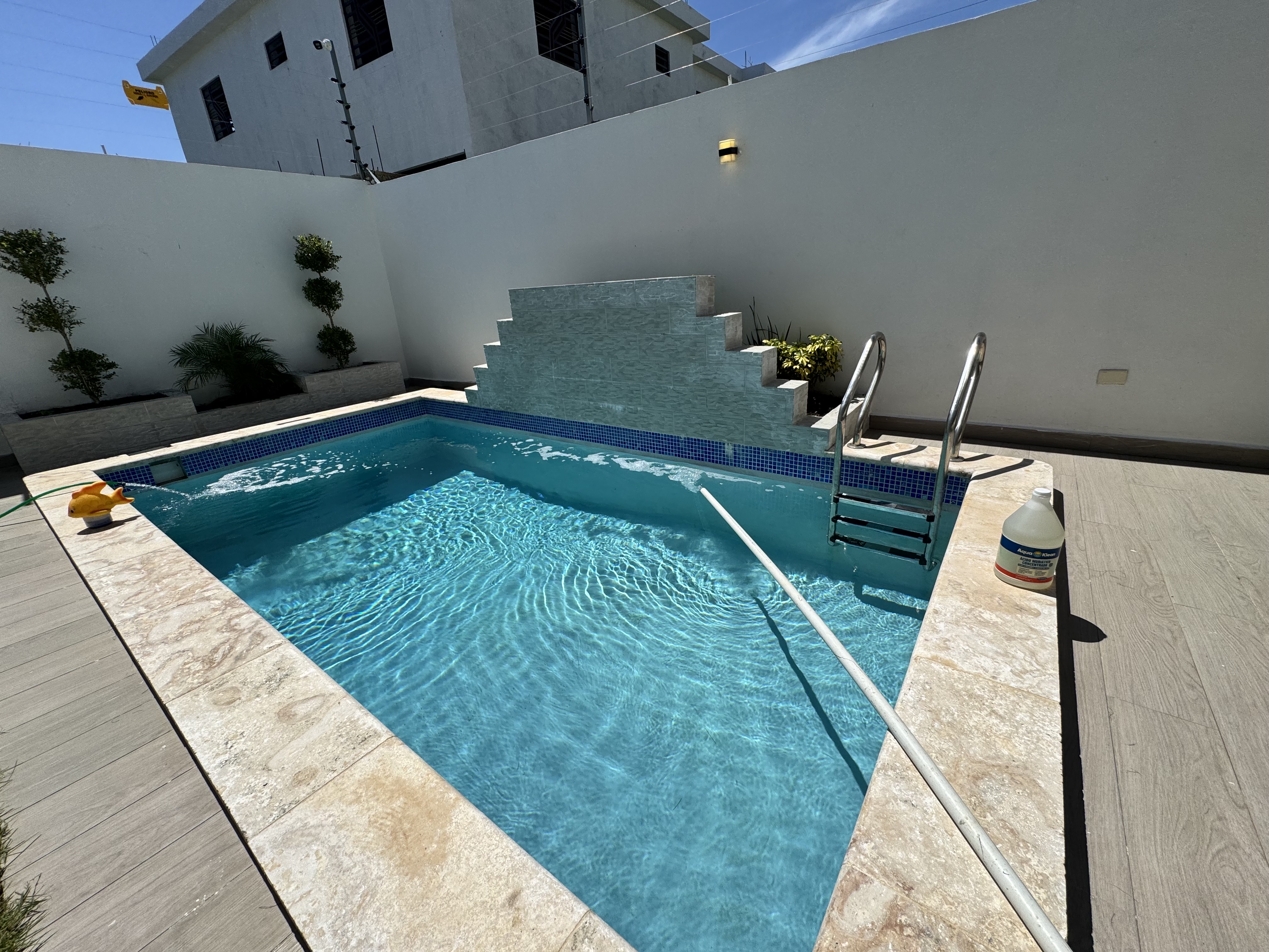 casas - venta de casa con piscina en la autopista de san isidro prado oriental con 304mt 0