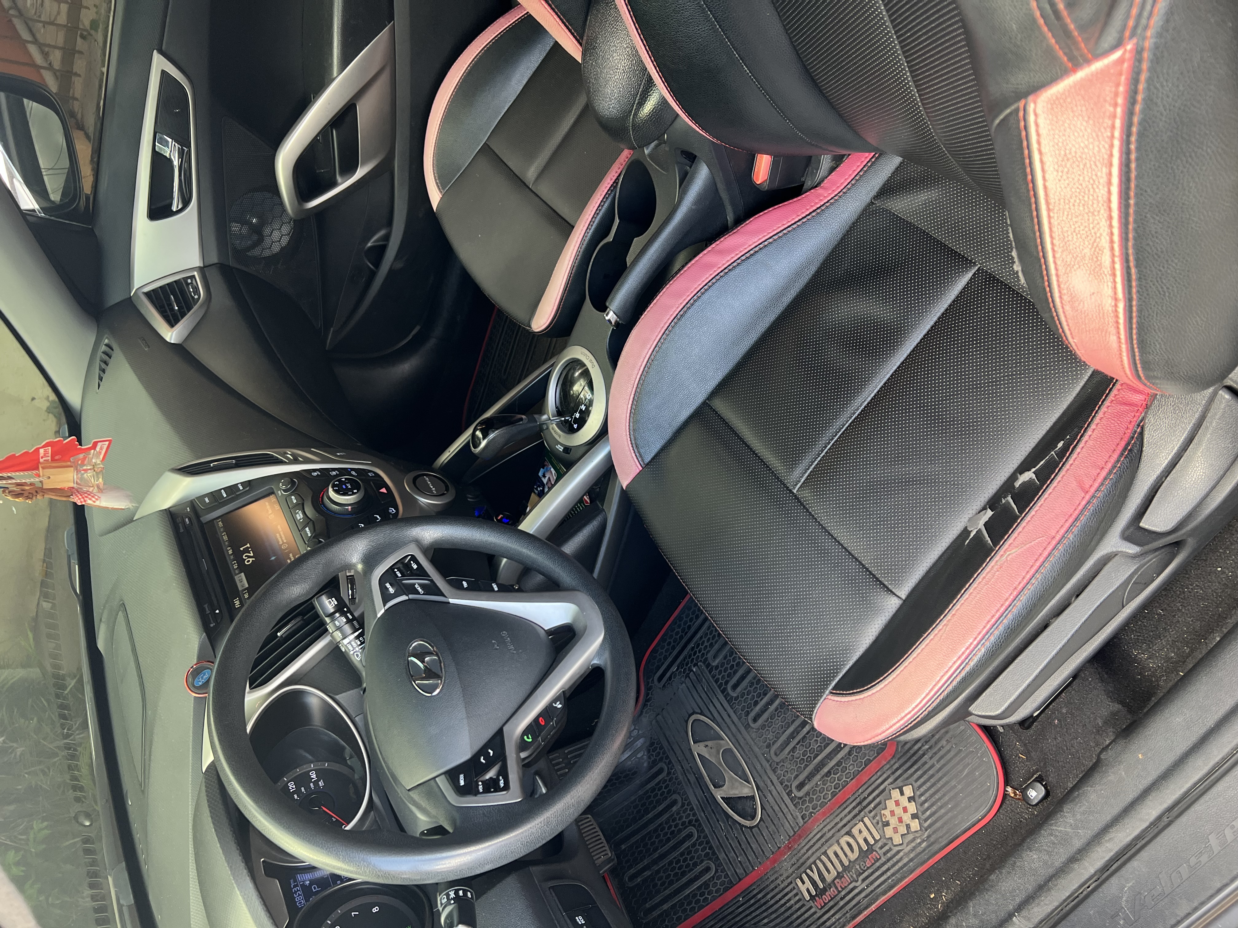 carros - Se vende Hyundai veloster 2016 $580,000 negoc 5