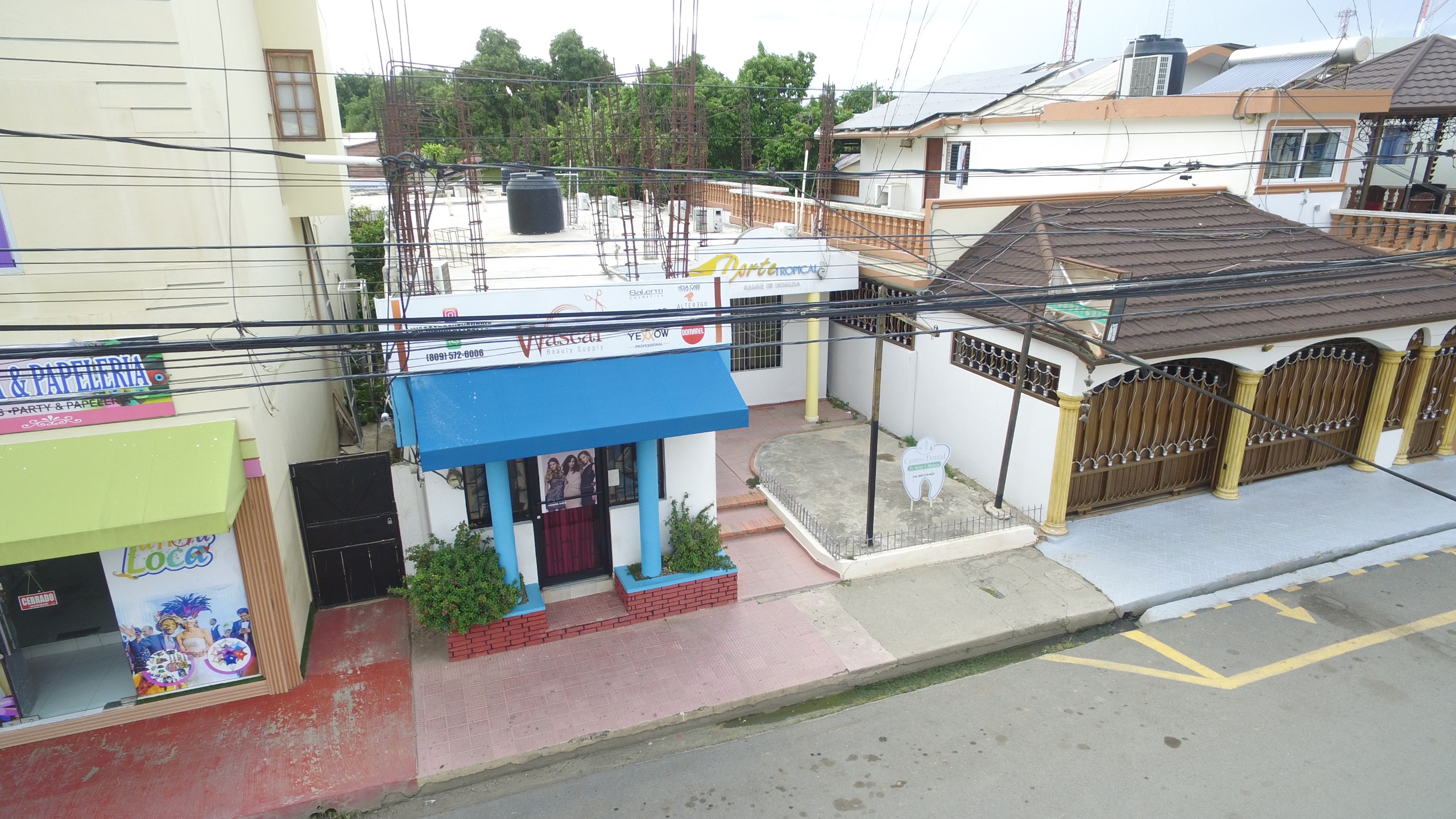 oficinas y locales comerciales - SE VENDE PLAZA COMERCIAL / SE VENDE EDIFICIO  1