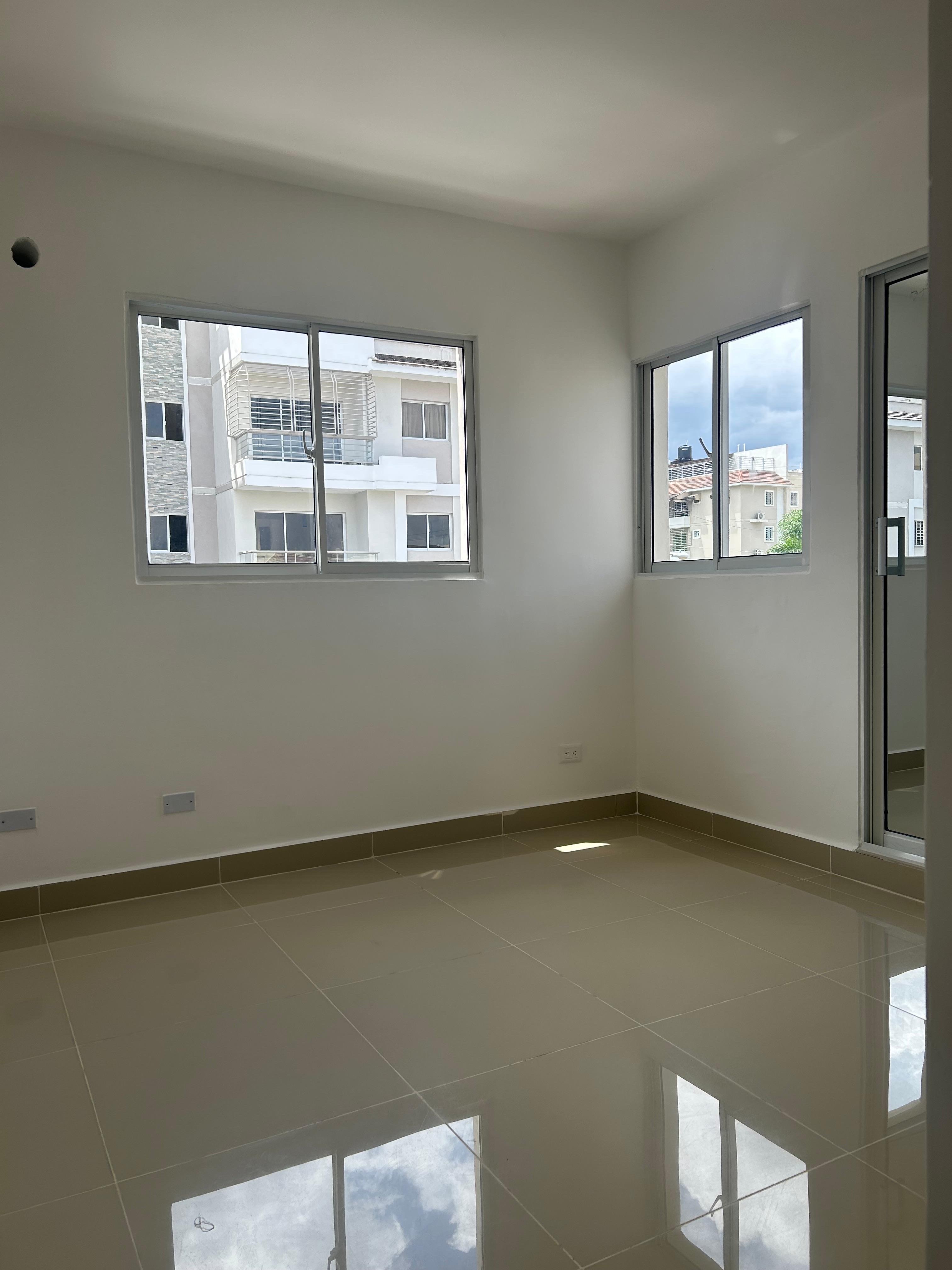 apartamentos - venta de apartamento de 2 habitaciones en la Avenida Monumental  6