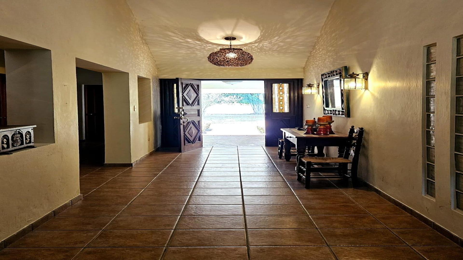 casas vacacionales y villas - Se vende villa en Metro Country Club, Juan Dolio. 3