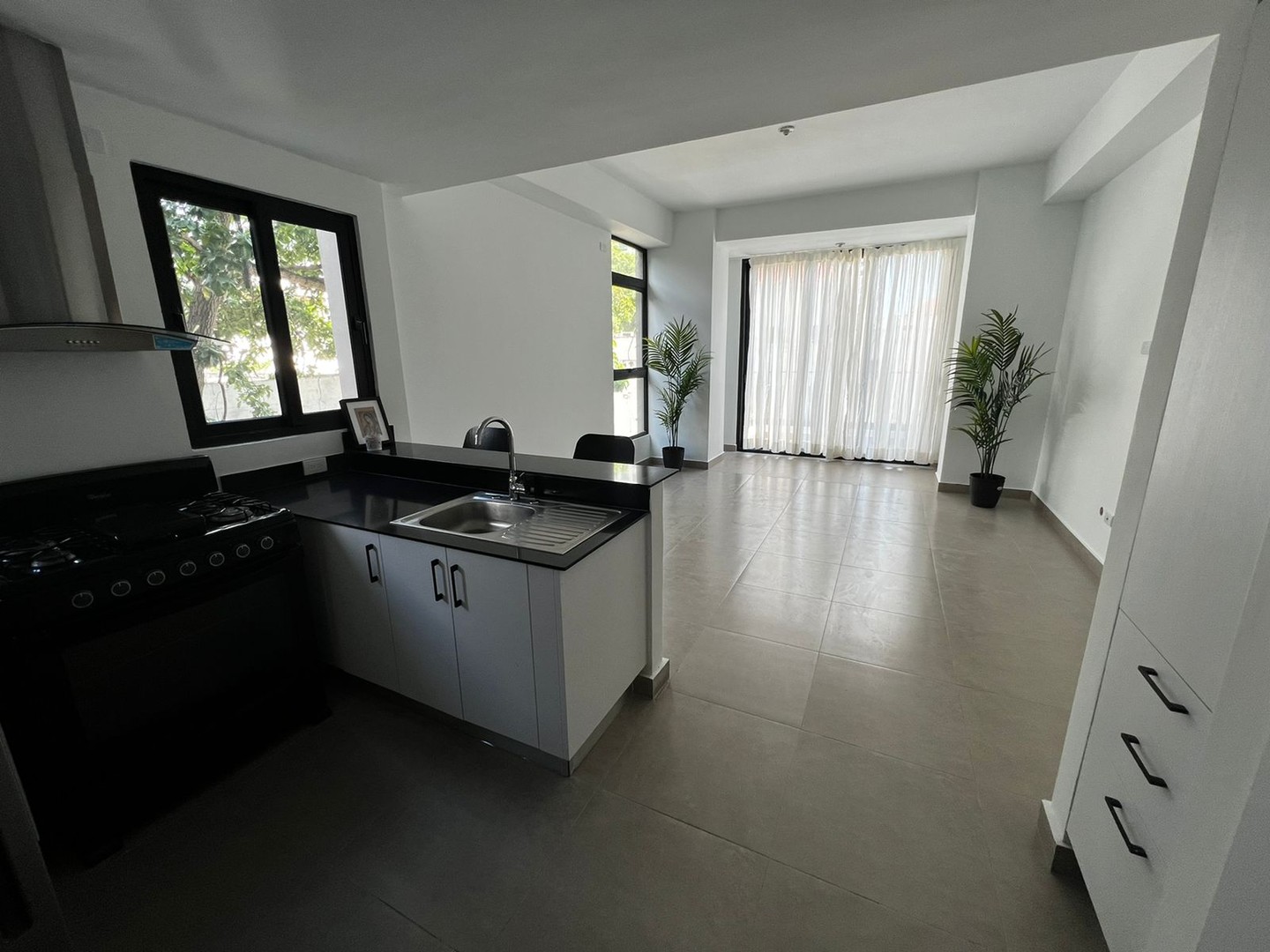 apartamentos - Apartamento con línea blanca en Piantini  1