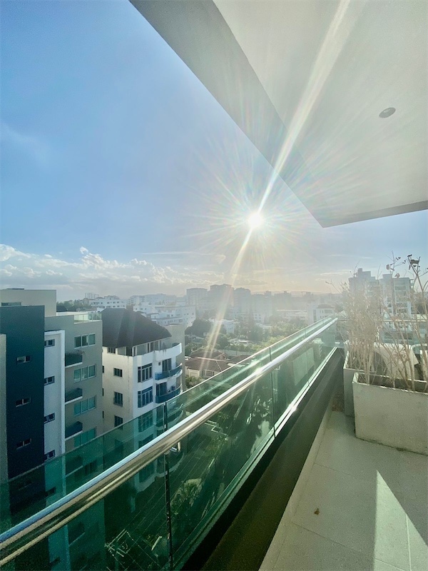 apartamentos - Apartamento de venta en piso alto en La Esmeralda 3