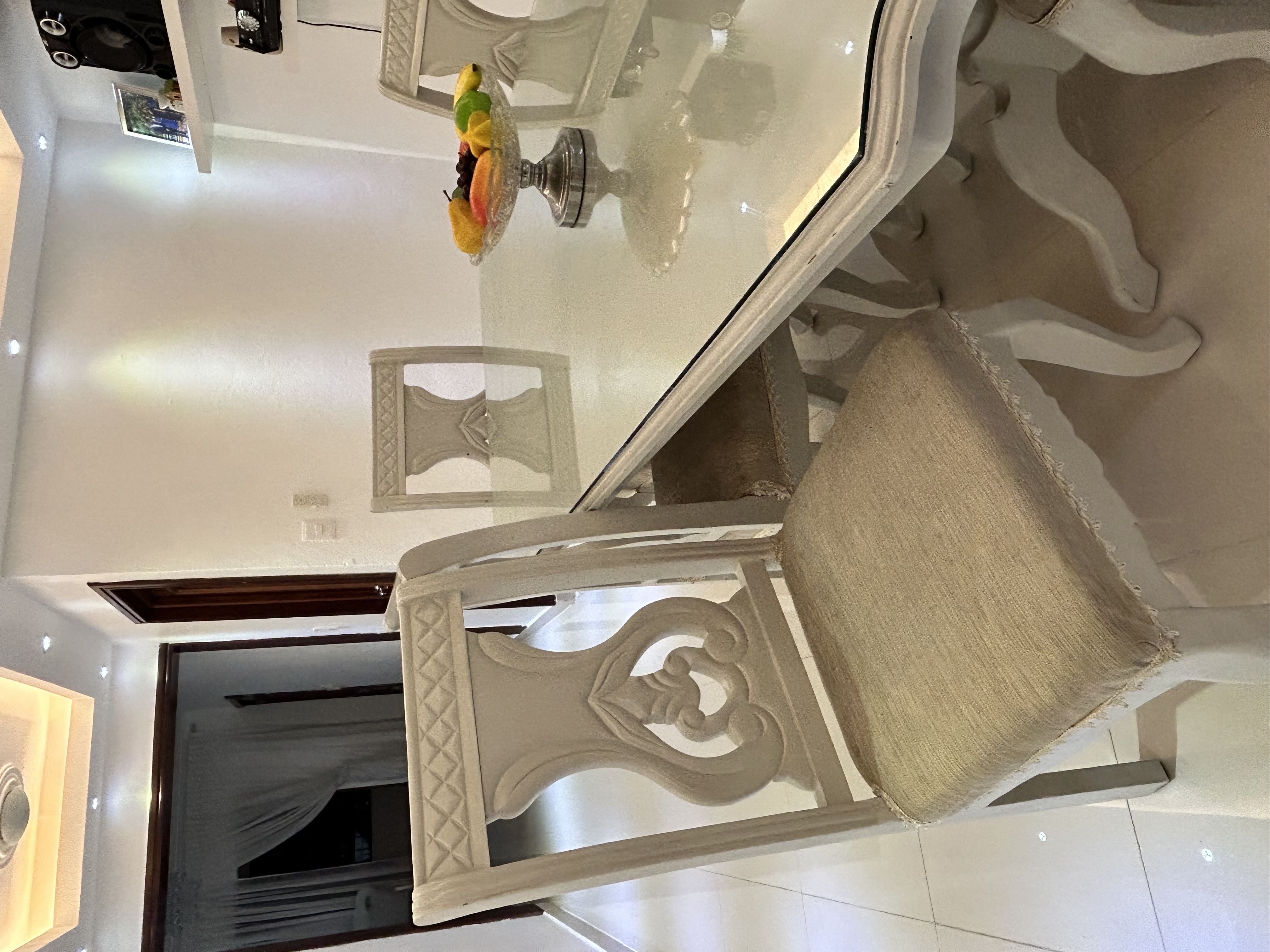muebles y colchones - Comedor de Caoba con 6 Sillas • Negociable 2