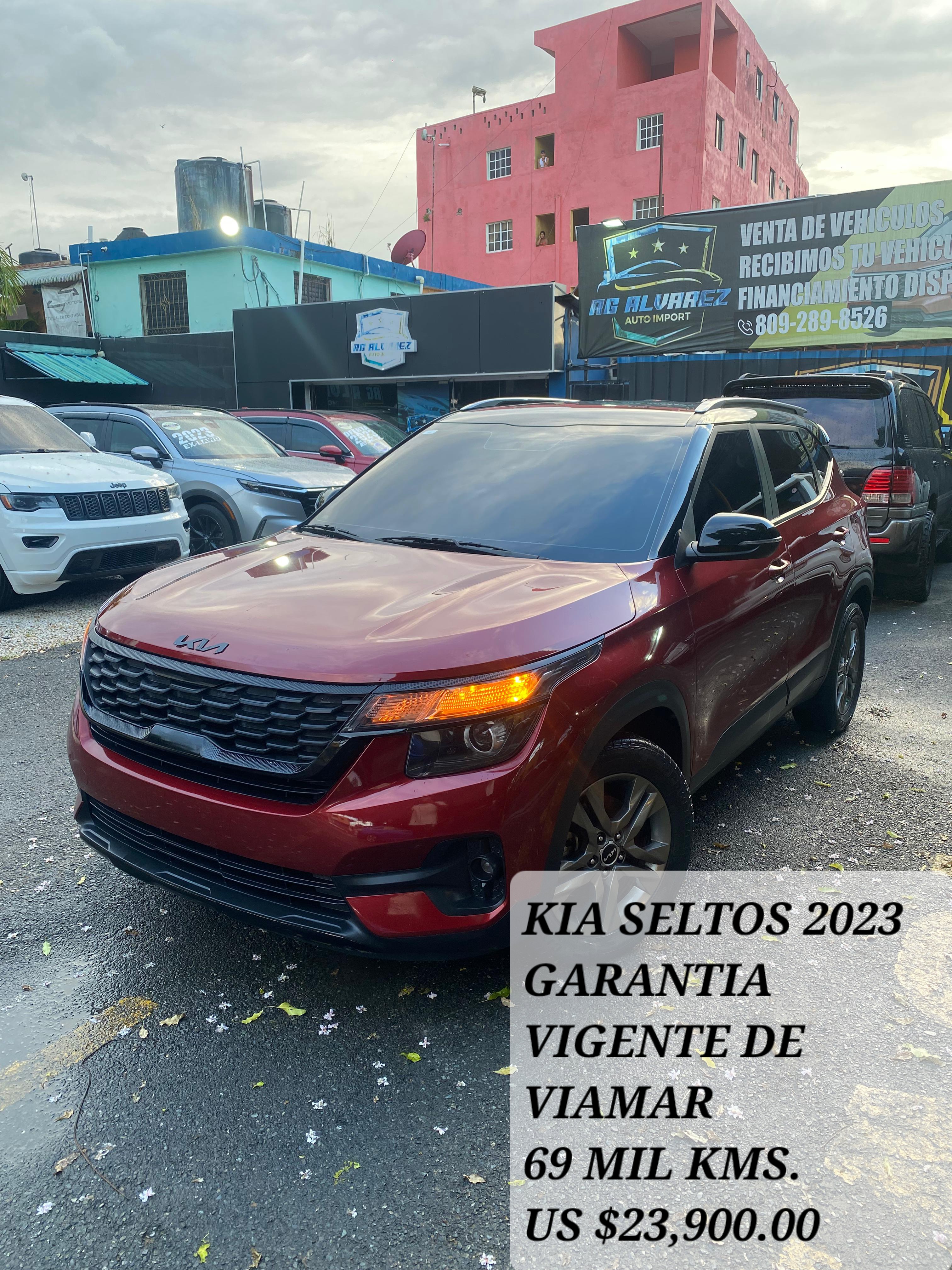 jeepetas y camionetas - Kia Seltos 2023 , garantía vigente de Viamar .