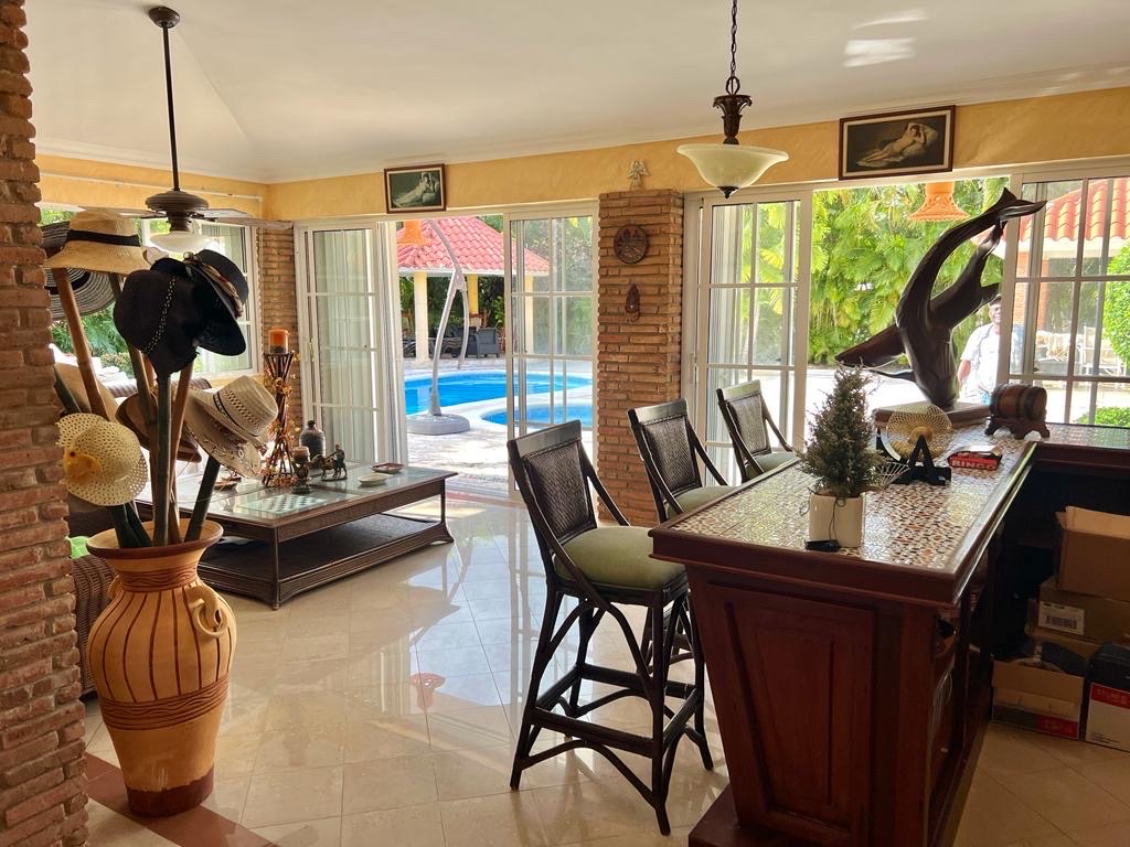 casas vacacionales y villas -  Villa en oferta ubicada en Metro Country club, Juan Dolio, República Dominicana 3