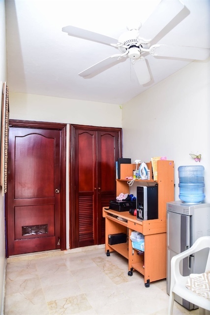 casas - Venta de casa en el exclusivo sector de Viejo Arroyo Hondo Distrito Nacional 8