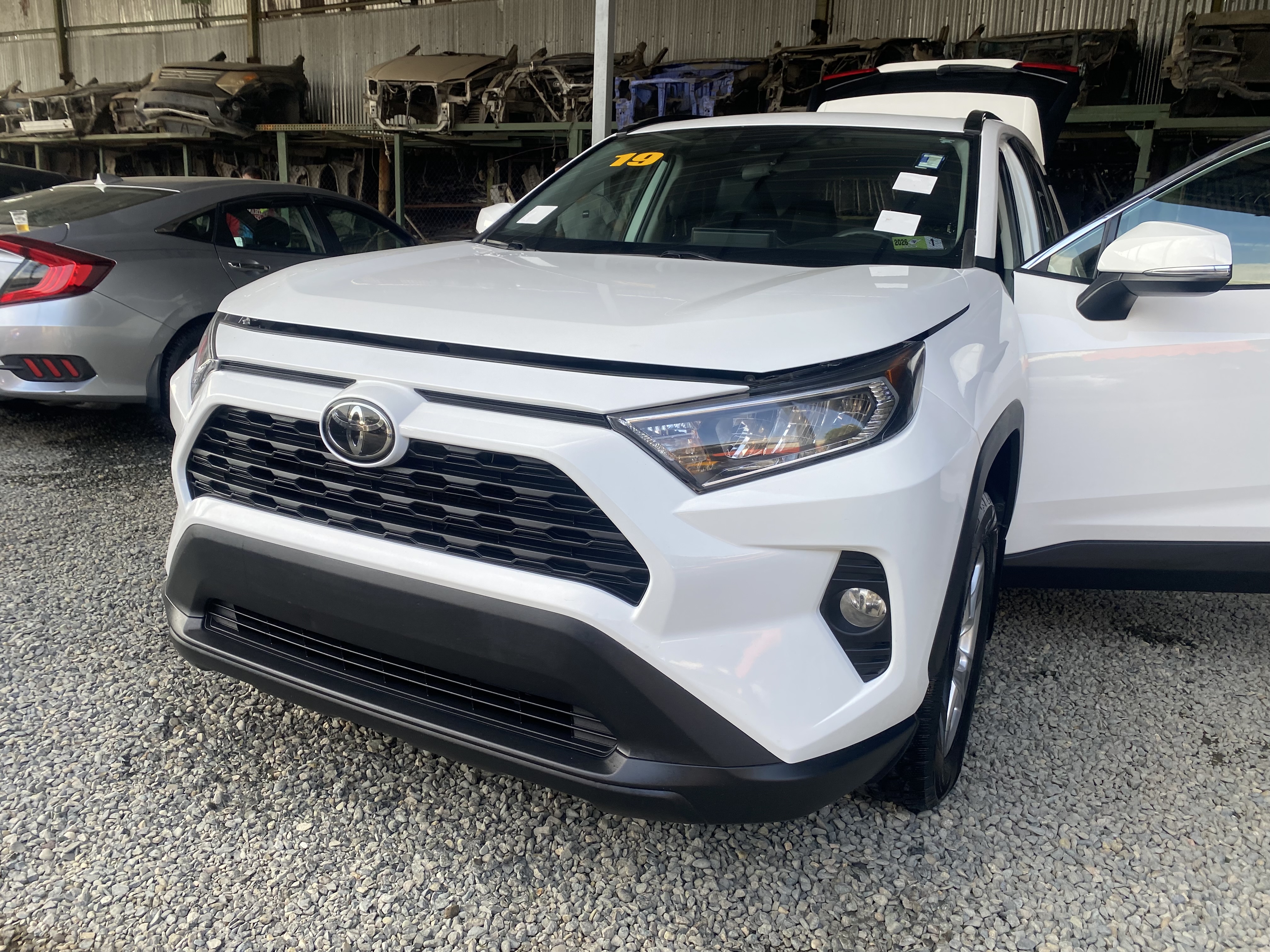 jeepetas y camionetas - Toyota rav4 XLE AWD recién importada Clean  9