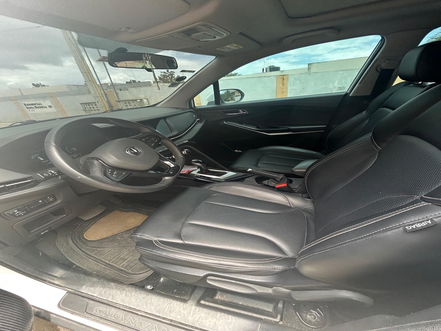 jeepetas y camionetas - Vendo vehículo de oportunidad Changan CS15 año 2022 7