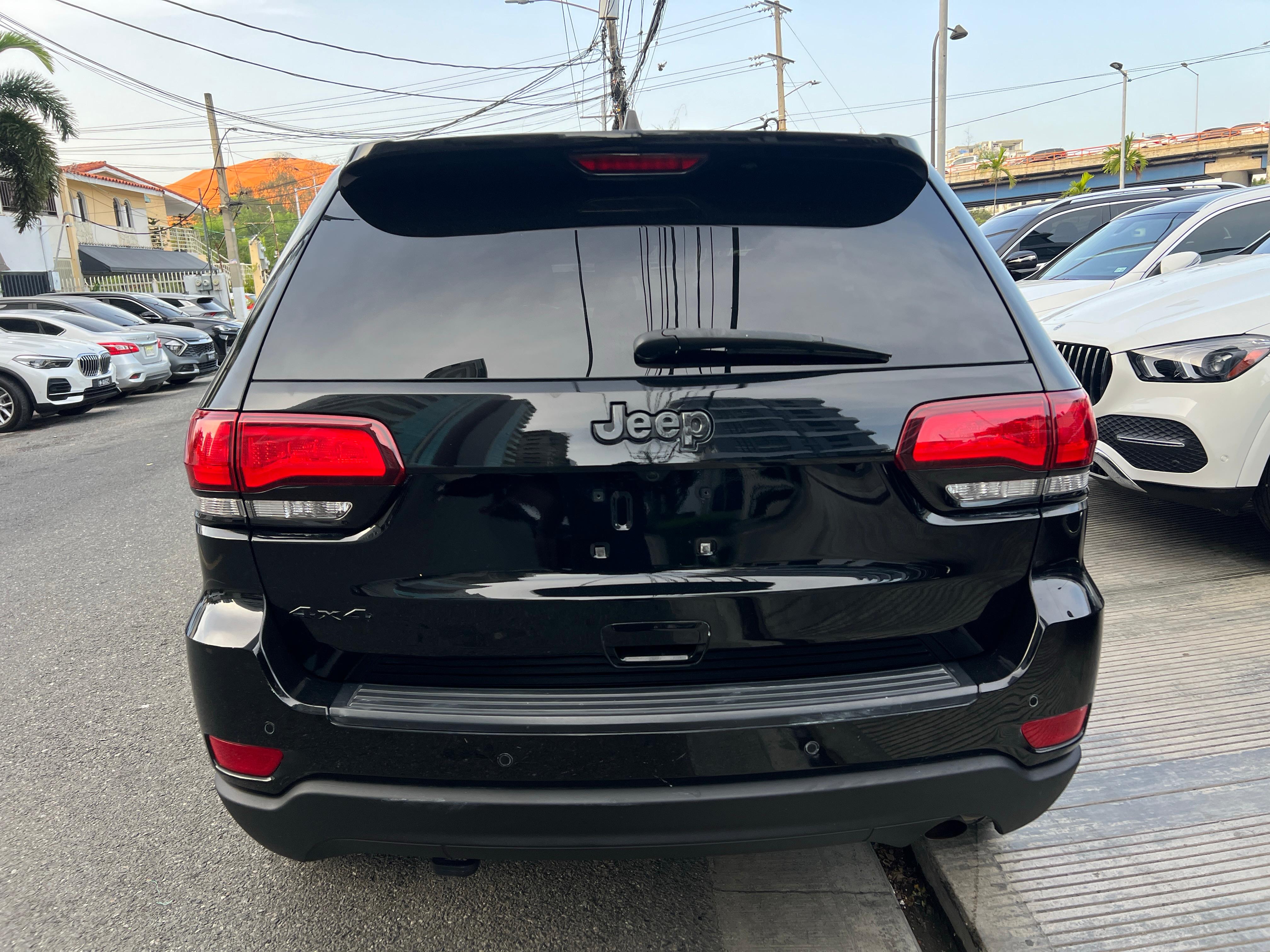 jeepetas y camionetas - JEEP GRAND CHEROKEE UPLAND 2018 3