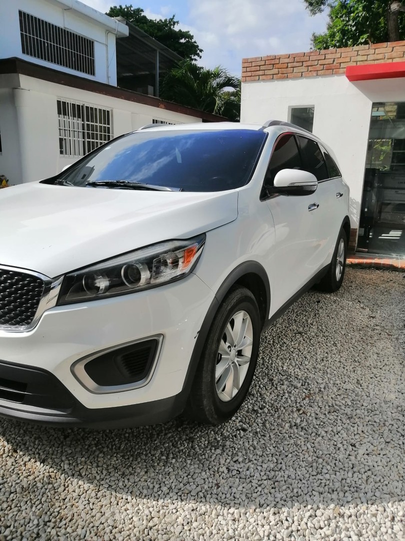 jeepetas y camionetas - KIA SORENTO LX 2017 V6 DE TRES FILAS DE ASIENTOS DE OPORTUNIDAD!! 2