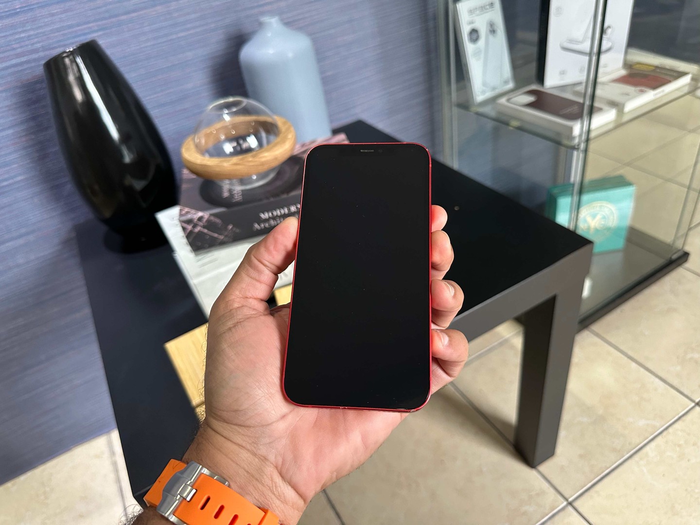 celulares y tabletas - Vendo iPhone 12 64GB Rojo (Product) impecable, Desbloqueado, Clean imei $ 21,500 1