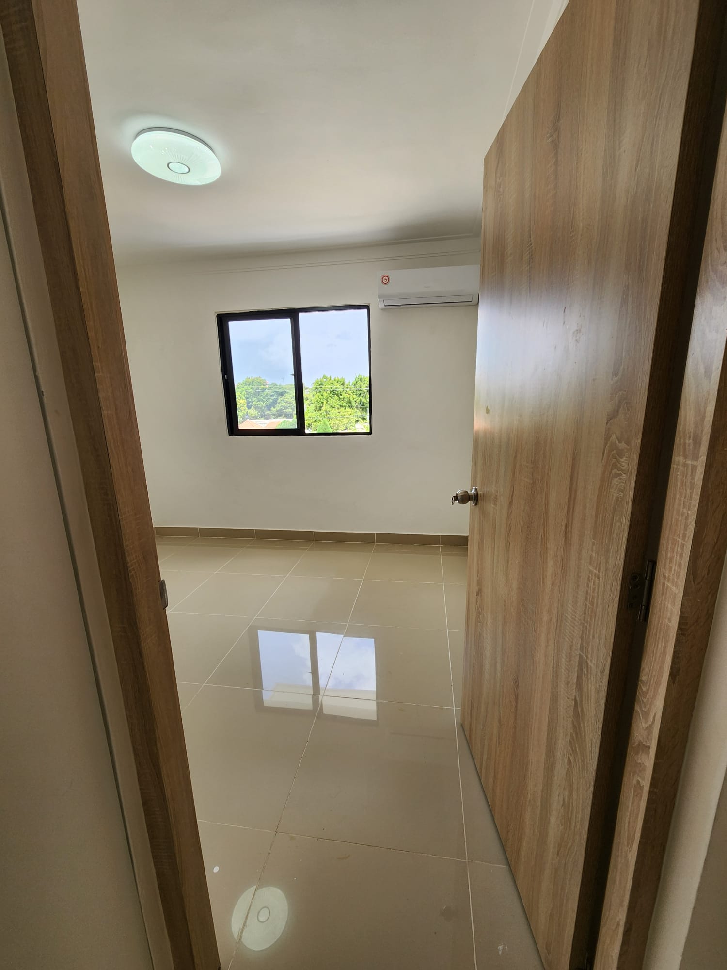 apartamentos - Hermoso apartamento en los frailes, 2do nivel, de poco uso, santo domingo este 8