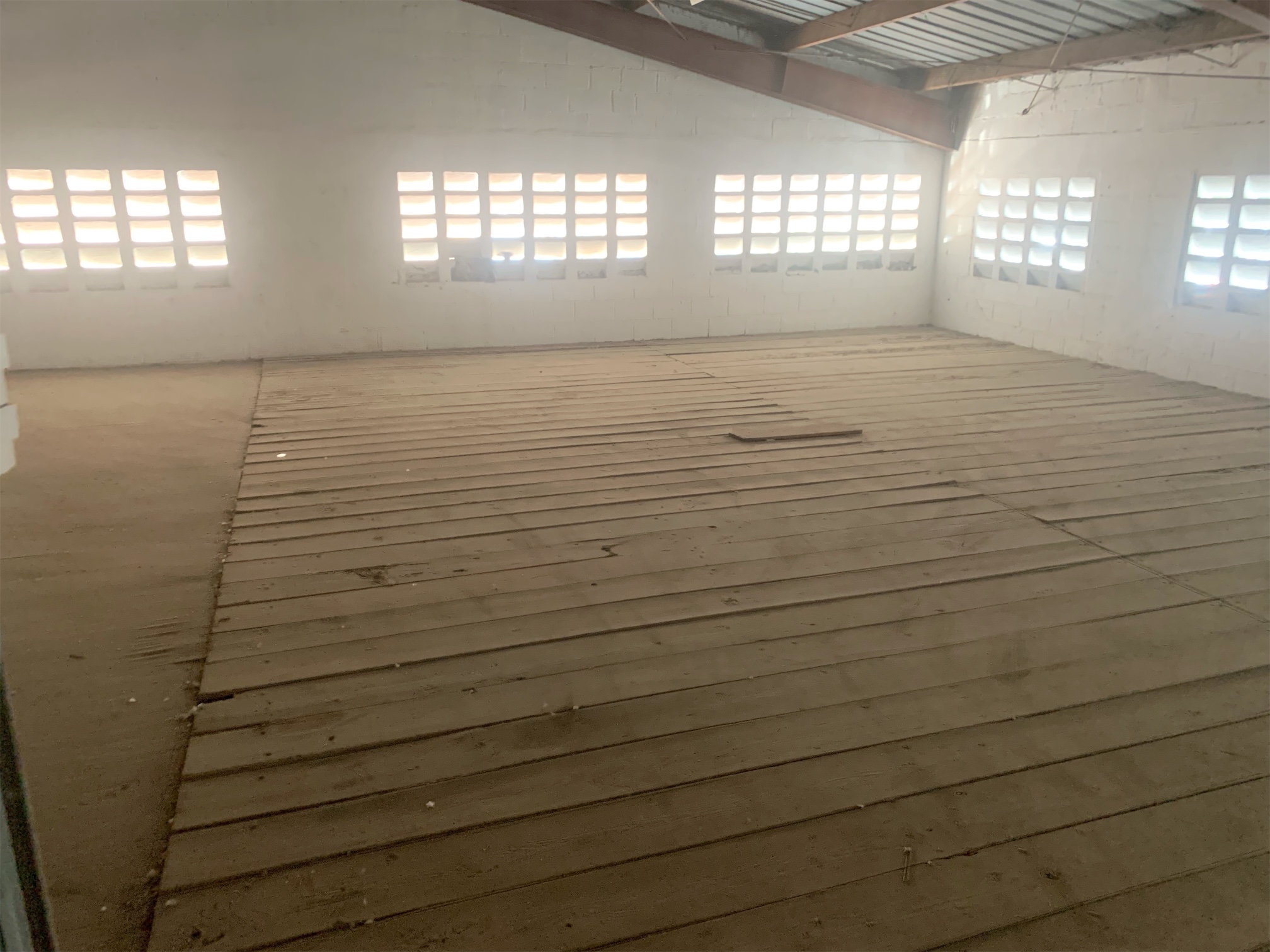 oficinas y locales comerciales - Almacén en ensanche la Fe  2