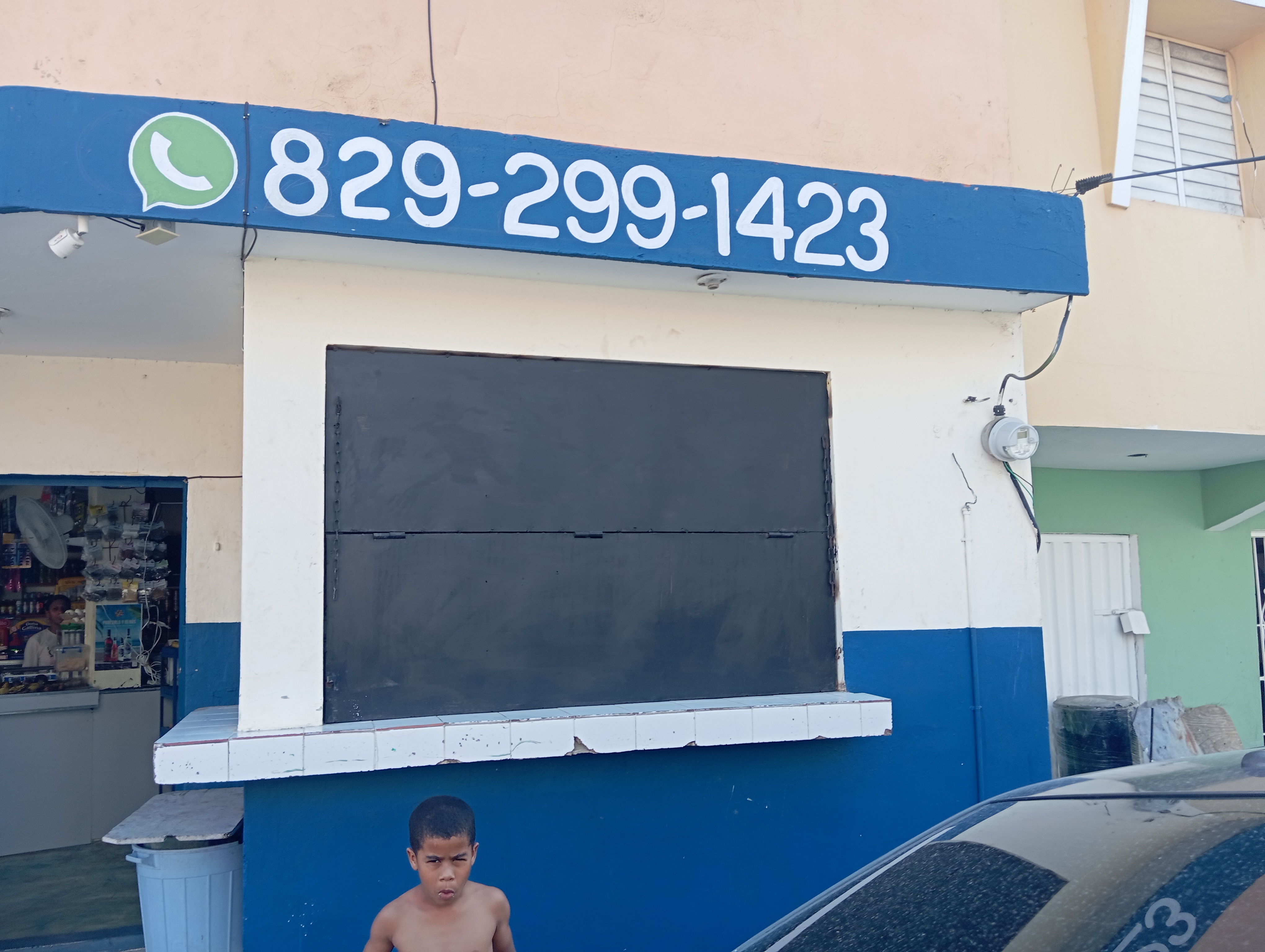 negocios en venta - Colmado en venta por motivo de viaje 3