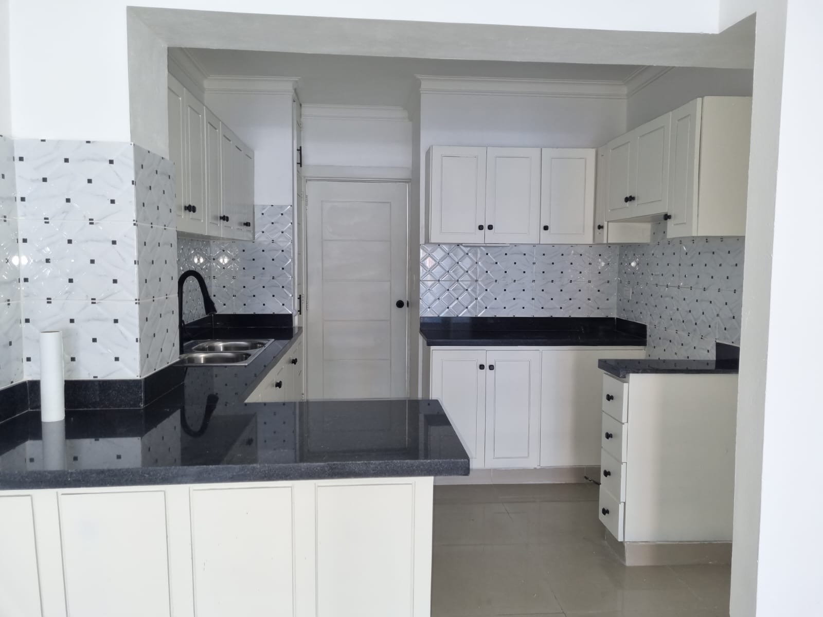 apartamentos - 📍El Cacique  Esta espectacular apt., ubicada en u 2