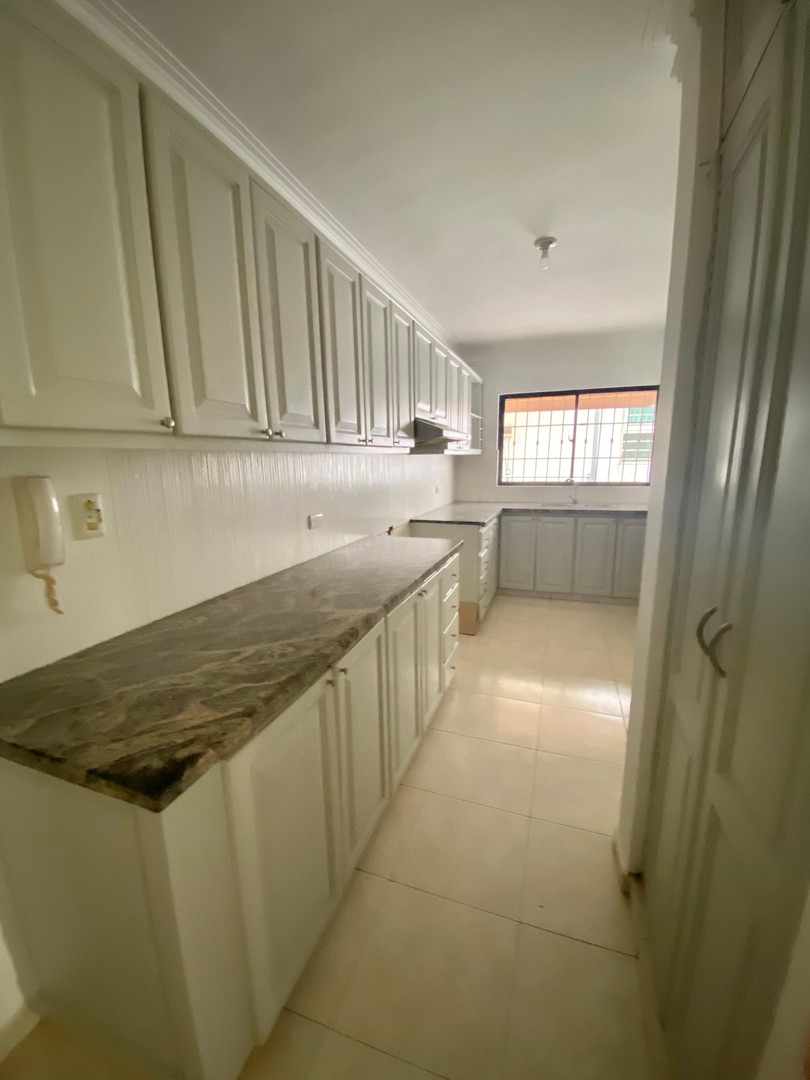 oficinas y locales comerciales - Alquilo apartamento 4H, 5B y 2P Evaristo Morales 3
