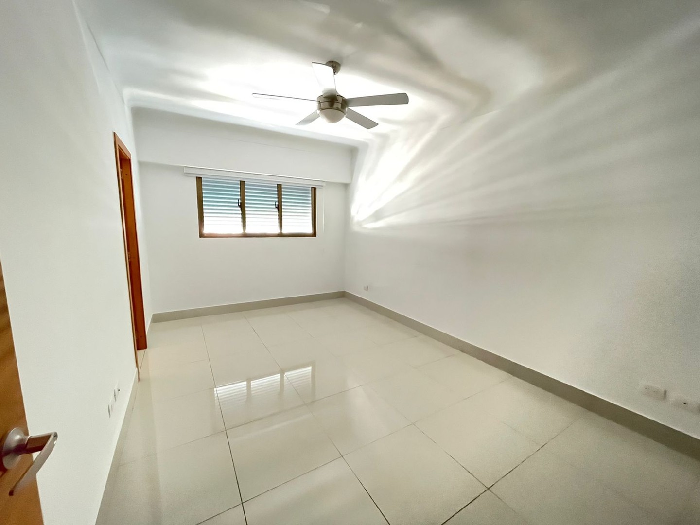 apartamentos - Apartamento con línea blanca Evaristo Morales  3